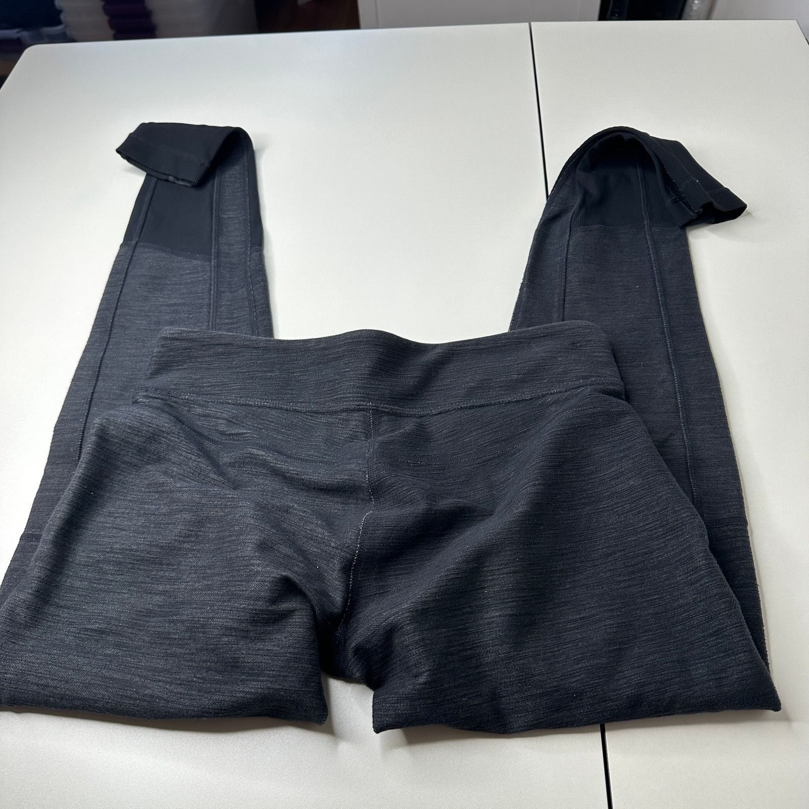 Lululemon Lululemon Gray Patchwork Leggings Zip Pocket Yoga Pants 8 Size 30" / US 8 / IT 44 - 9 Thumbnail