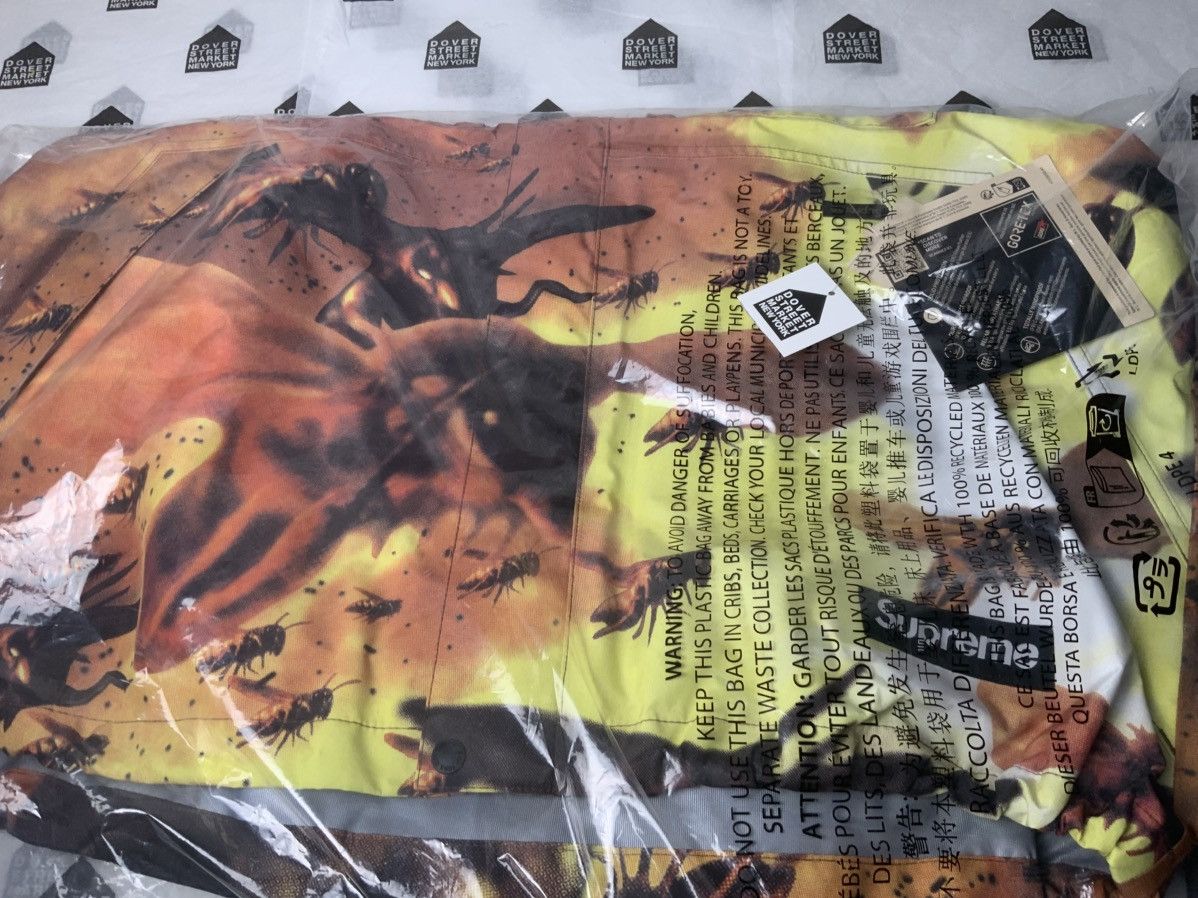 Supreme Supreme Wu-Tang GoreTex Shell Jacket- Large- DEADSTOCK Size US L / EU 52-54 / 3 - 4 Thumbnail
