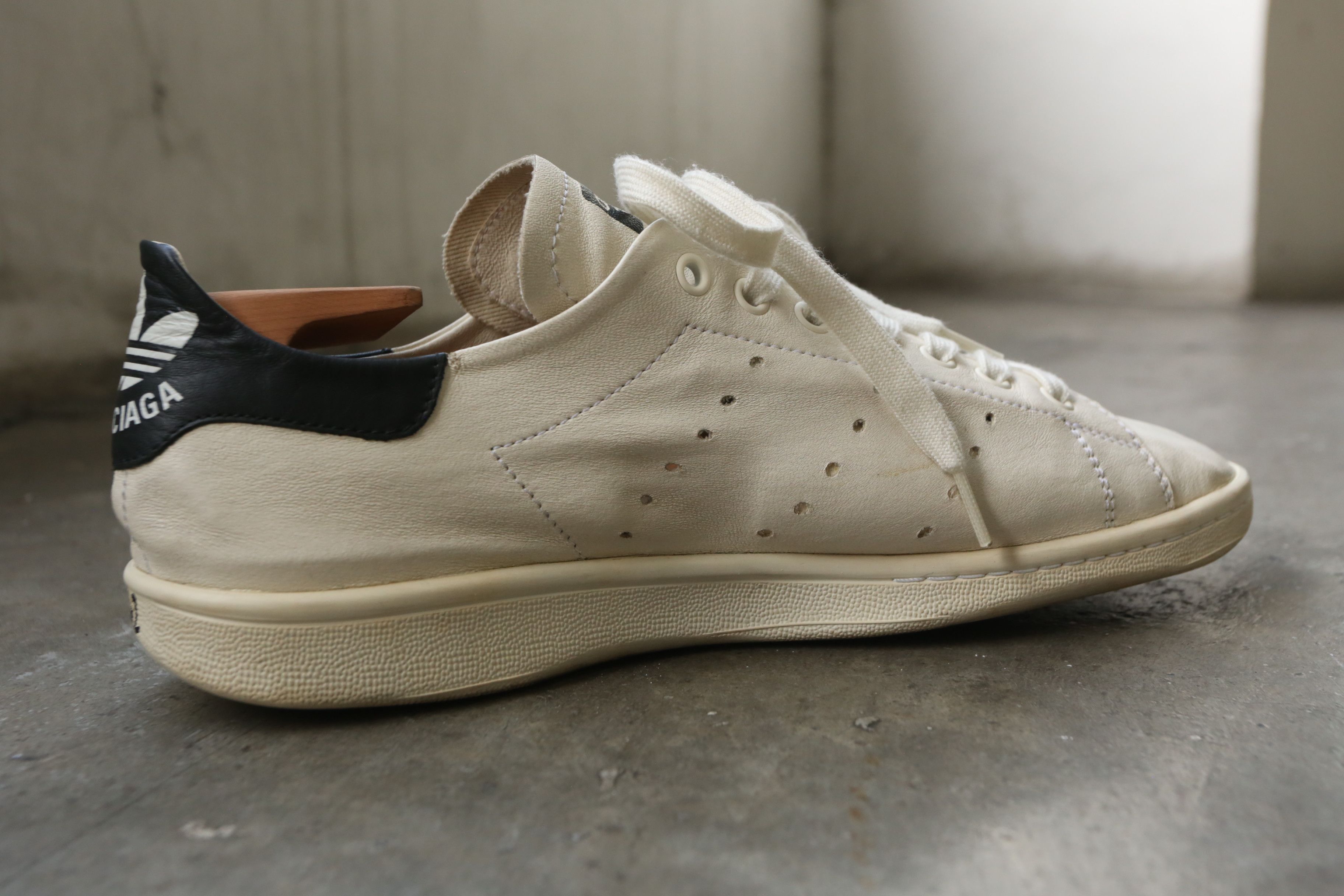 Adidas × Balenciaga Adidas - Balenciaga - Resort 2023 - Worn Out Stan Smith Size US 9 / EU 42 - 11 Thumbnail