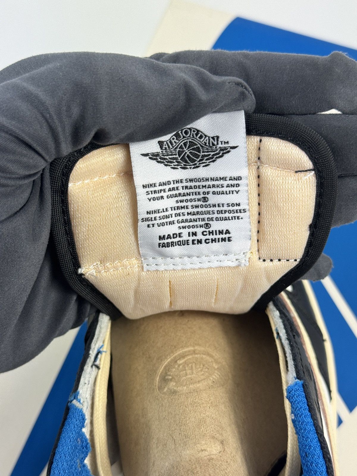 Nike × Travis Scott JORDAN 1 RETRO LOW FRAGMENT X TRAVIS SCOTT Size US 5.5 / EU 38 - 9 Thumbnail