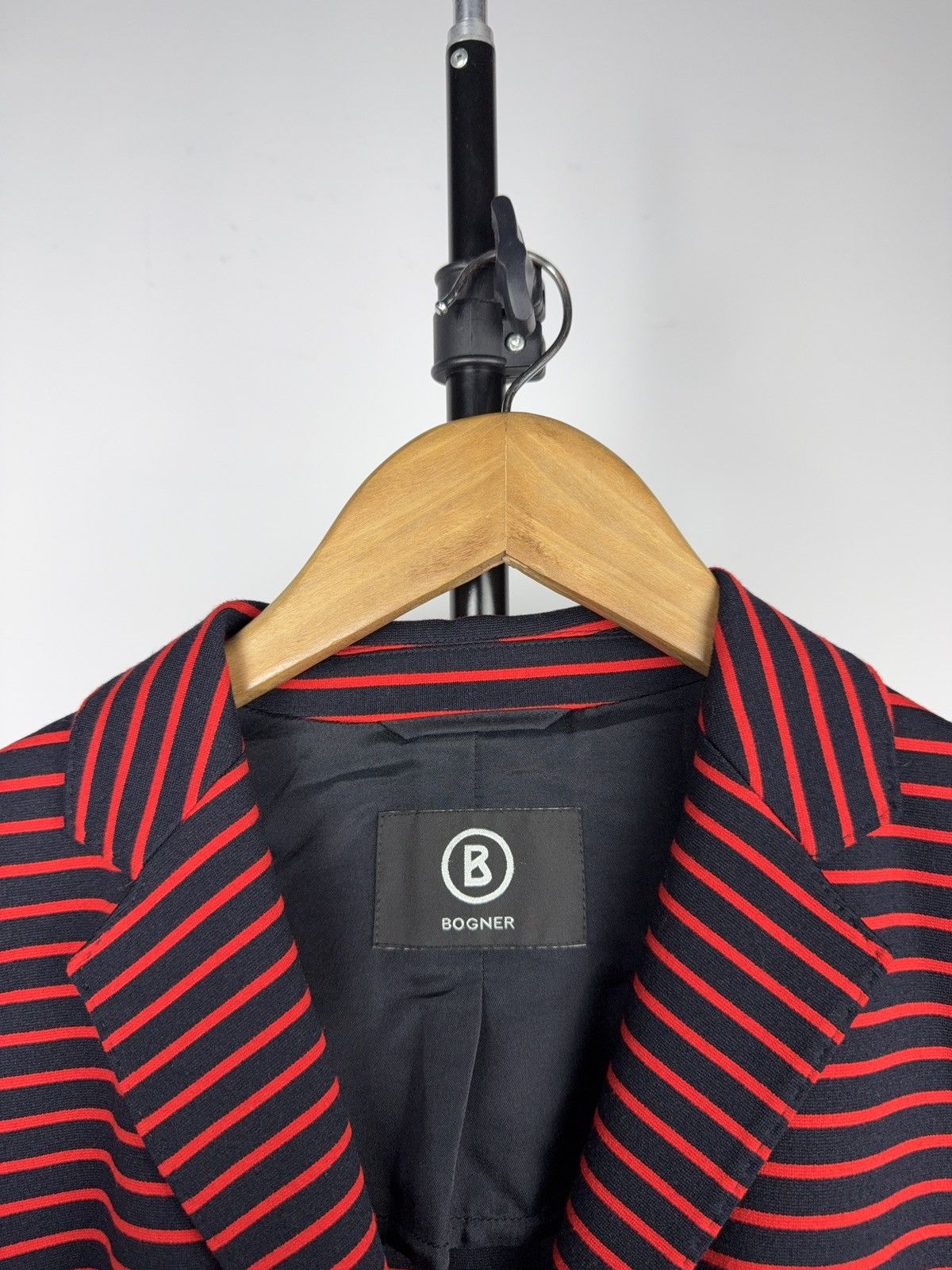 Bogner Luxury 00s Bogner Navy Red Striped Stretch Blazer EU 40 M/L Size M / US 6-8 / IT 42-44 - 3 Thumbnail