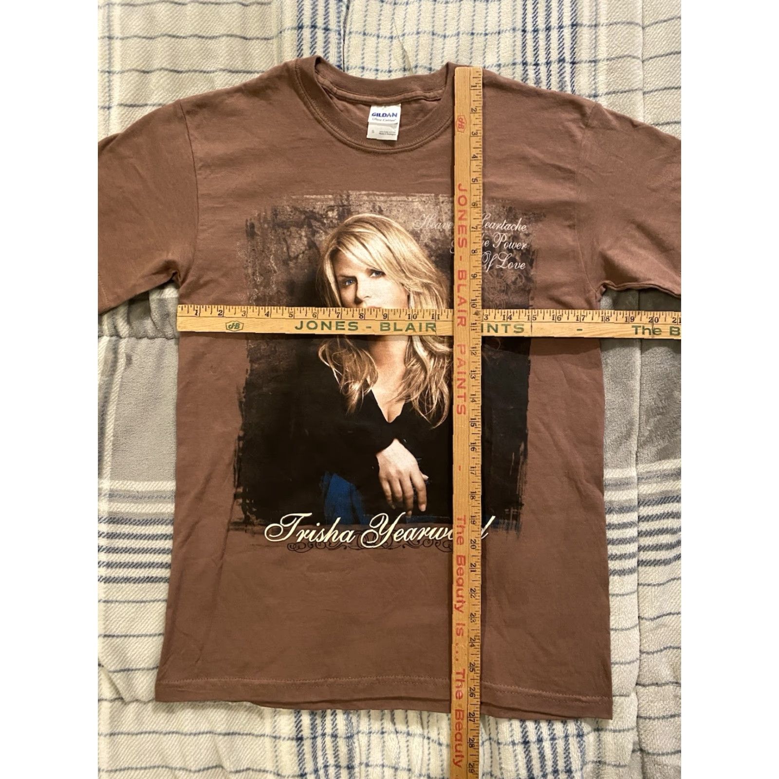 Gildan VINTAGE Trisha Yearwood T-Shirt Brown Adult S Crew Neck Short Sleeve Graphic Print Double-Sided 90s Band Music NWOT NEW Gildan Regular Unisex Adults Size US S / EU 44-46 / 1 - 3 Thumbnail