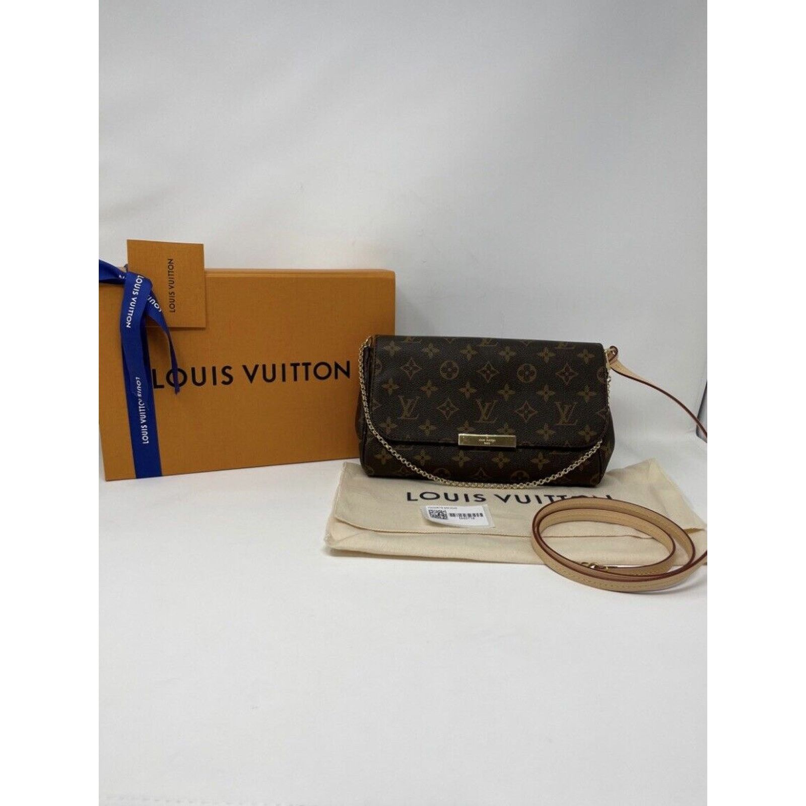 Louis Vuitton Louis Vuitton Favorite MM Monogram BRAND NEW With PLASTIC Size ONE SIZE - 7 Thumbnail