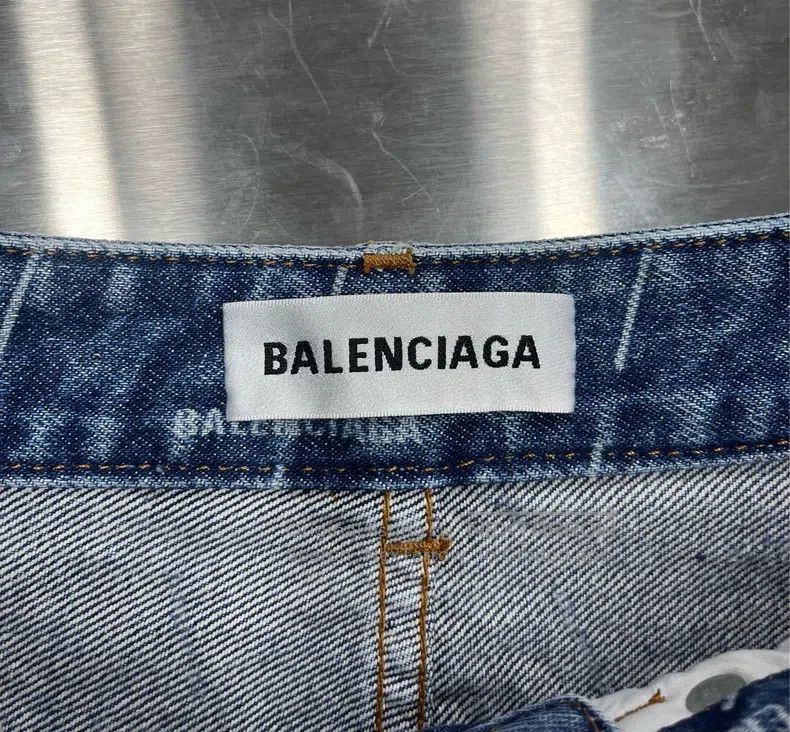 Balenciaga Balenciaga Blue washed distressed short skirt with full pr Size 35" - 3 Thumbnail