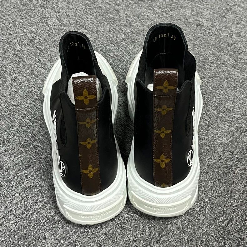 Louis Vuitton Louis Vuitton Black and white first layer cowhide high-top Size US 7.5 / IT 37.5 - 4 Thumbnail