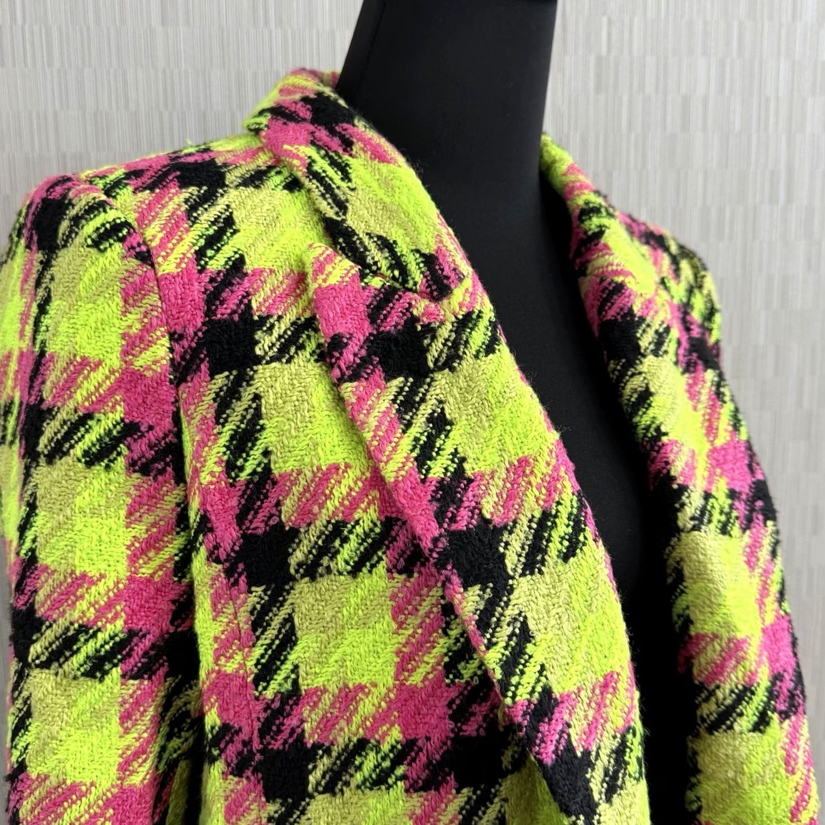 River Island River Island Blazer Neon Lime Pink Black Check Boucle Ladies UK 12 US 8 Plus Size Size XL / US 12-14 / IT 48-50 - 3 Thumbnail