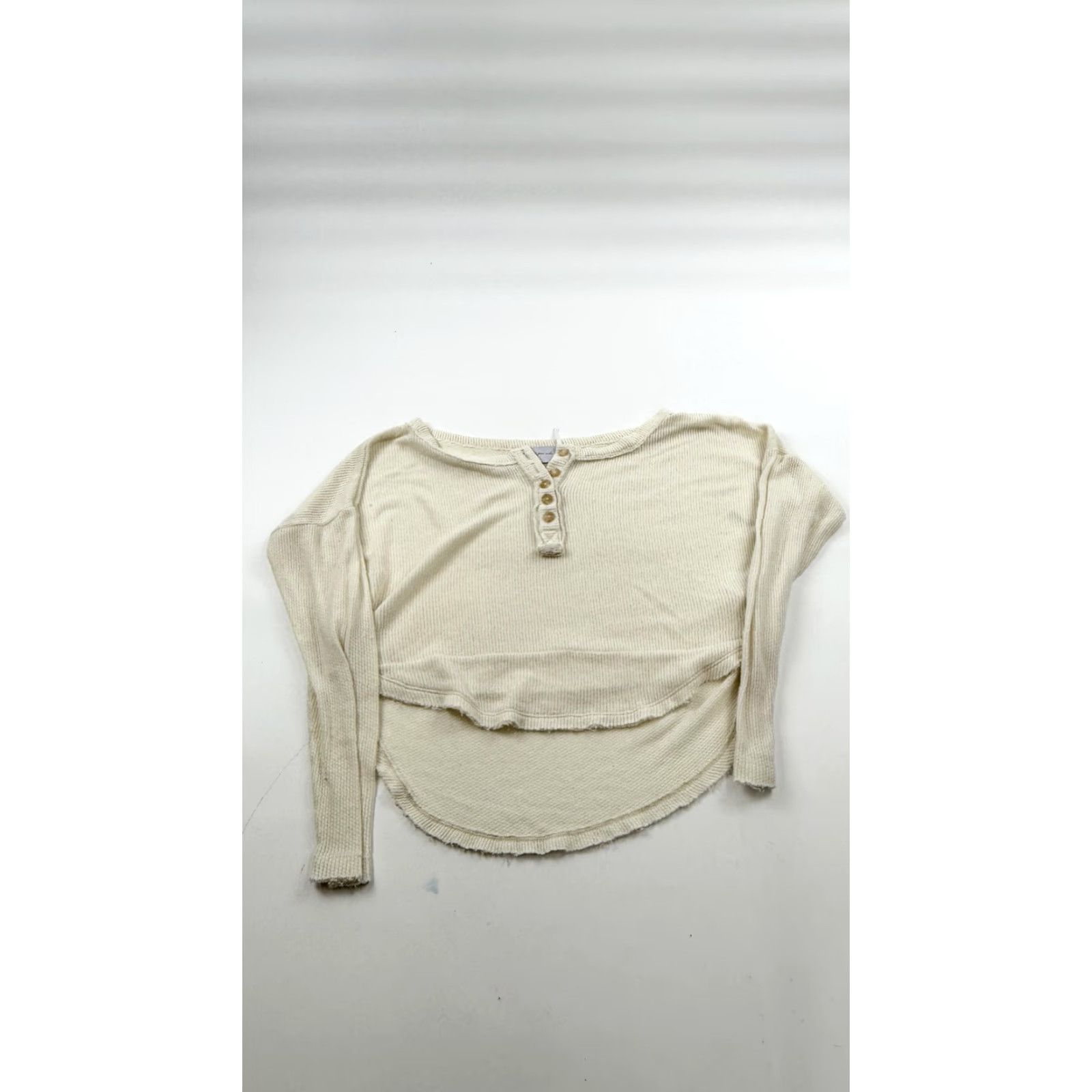 Vintage Out From Under Sweater Womens Small Ivory Waffle Knit Cropped Henley Long Sleeve Size S / US 4 / IT 40 - 2 Thumbnail