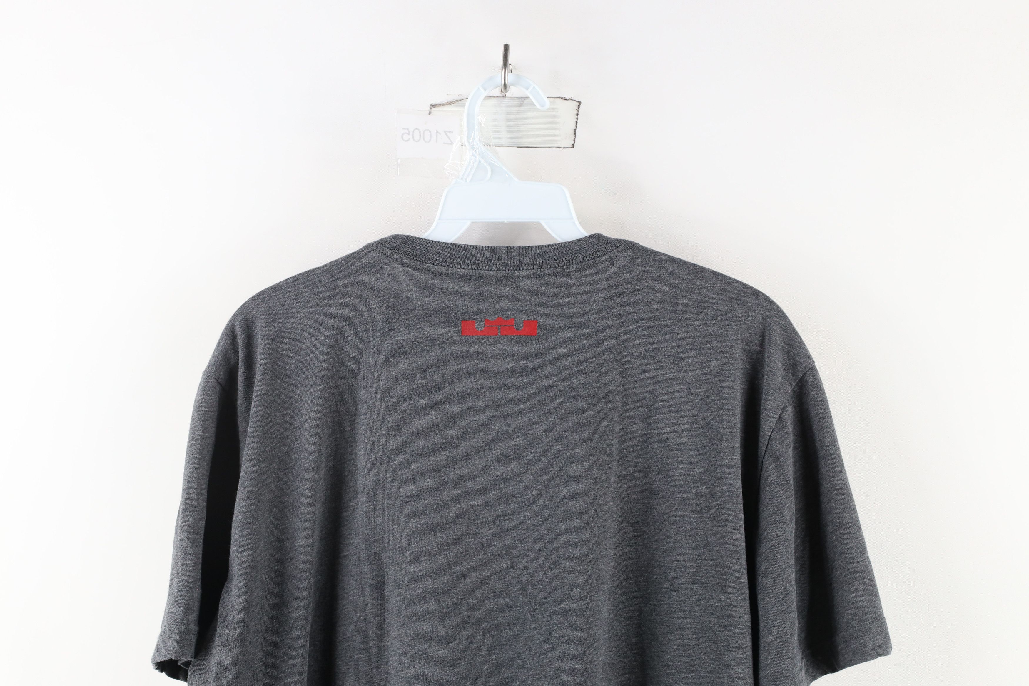 Nike × Vintage Nike Lebron James Non Sufficit Lion Head Basketball T-Shirt Size US M / EU 48-50 / 2 - 12 Thumbnail