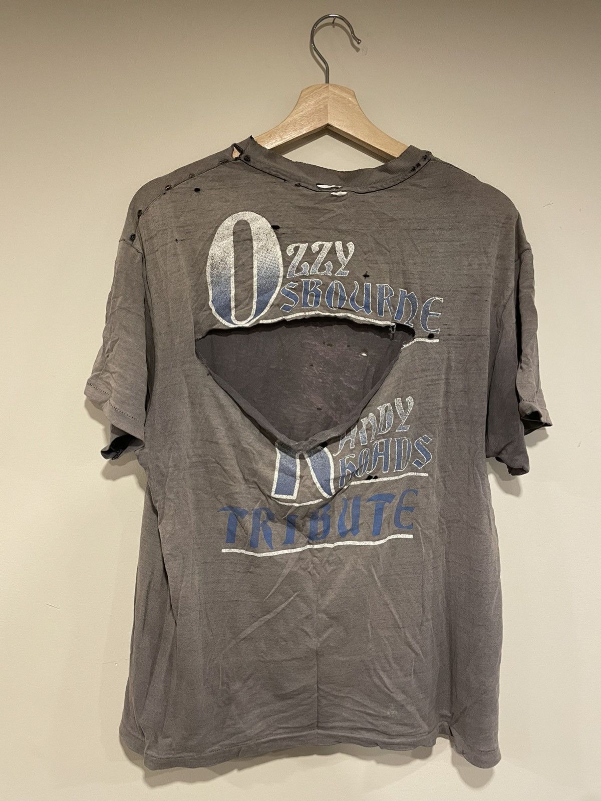Vintage Vintage 1987 Thrashed Ozzy Ozbourne Tee Size US M / EU 48-50 / 2 - 4 Thumbnail