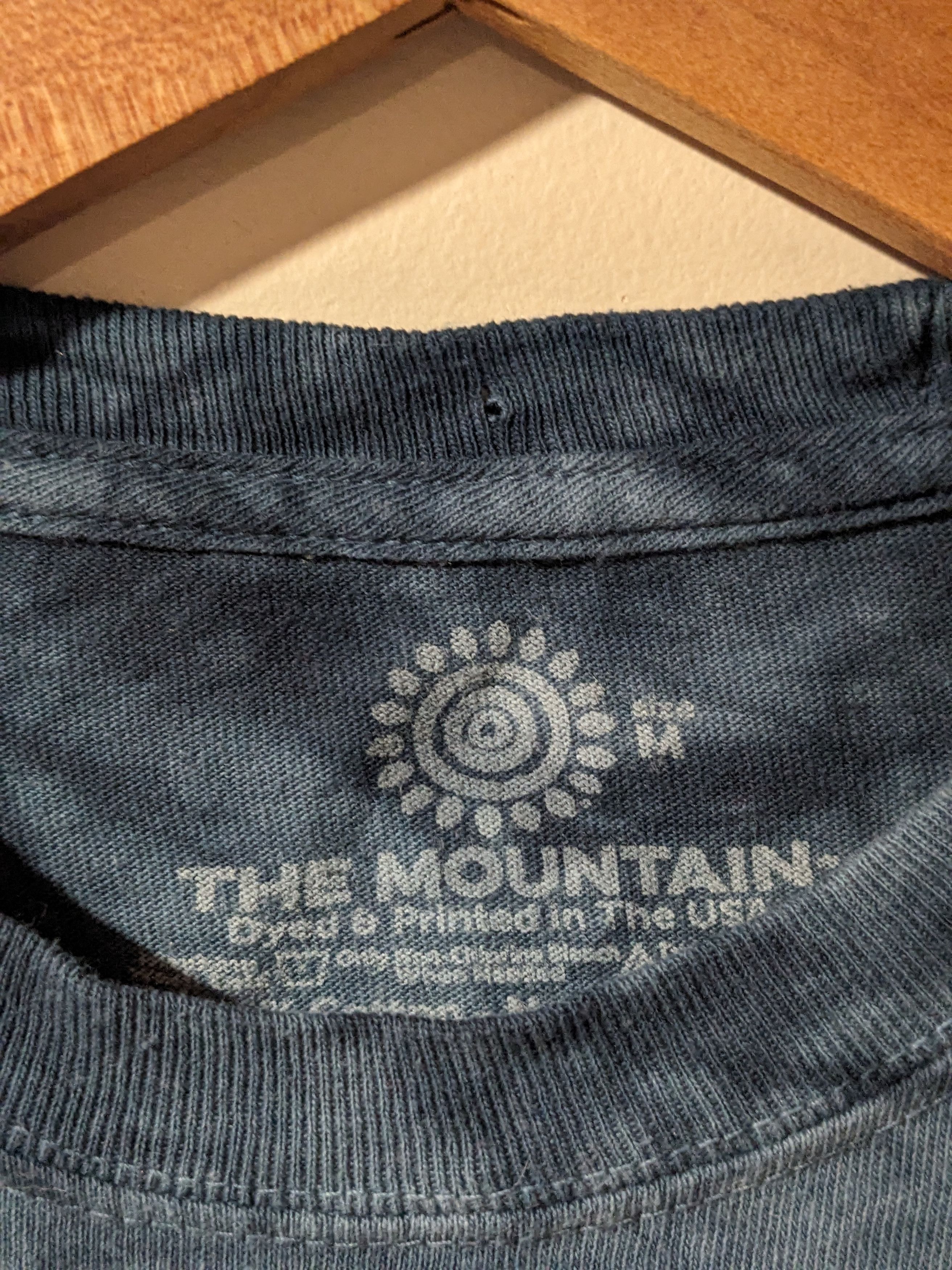 The Mountain × Vintage The Mountain Shark Animal Wildlife Blue Kids Medium T-Shirt Size US M / EU 48-50 / 2 - 4 Thumbnail