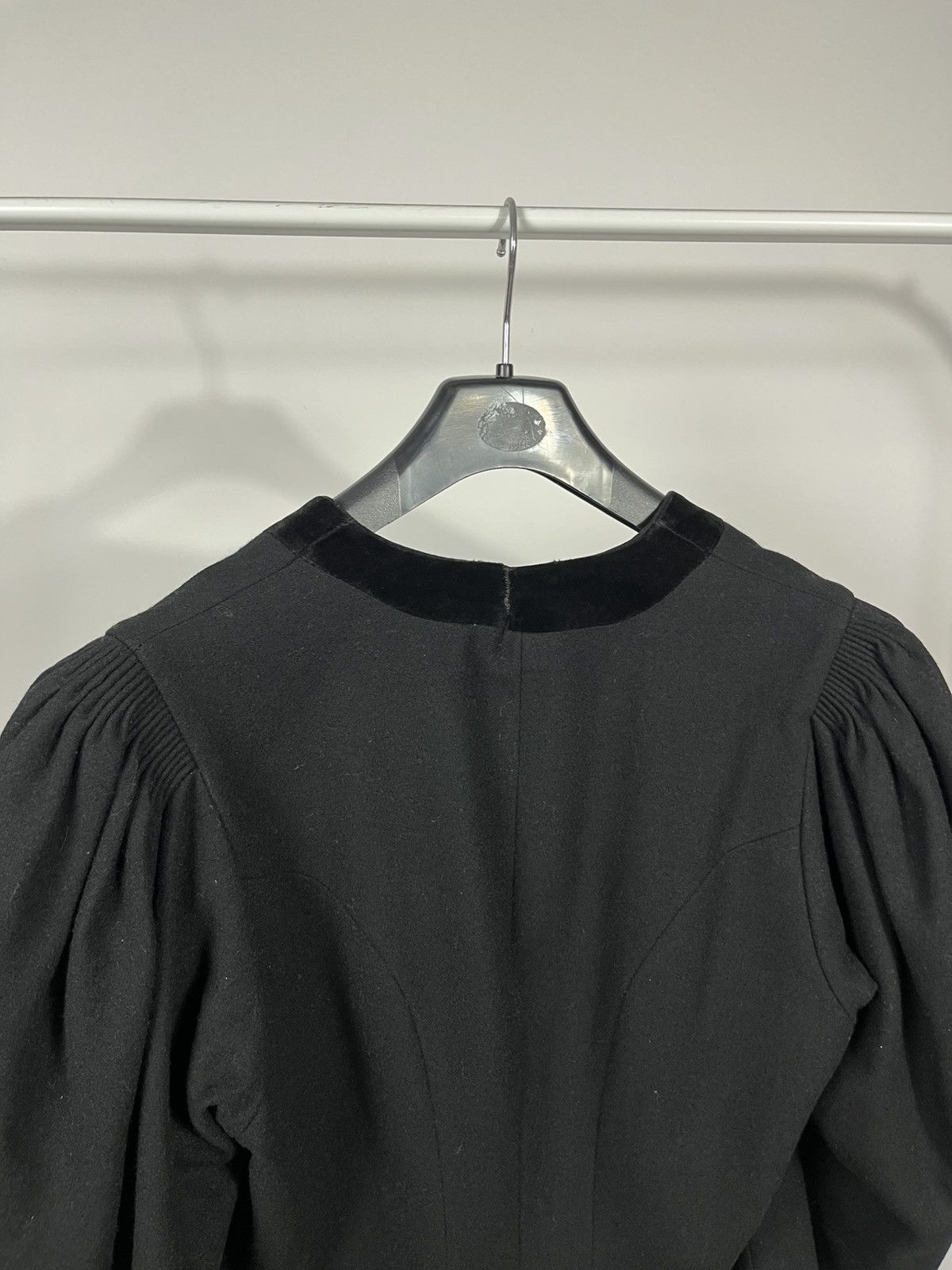 Vintage Vintage Black Cropped Wool Jacket with Velvet Trim Size XS / US 0-2 / IT 36-38 - 10 Thumbnail