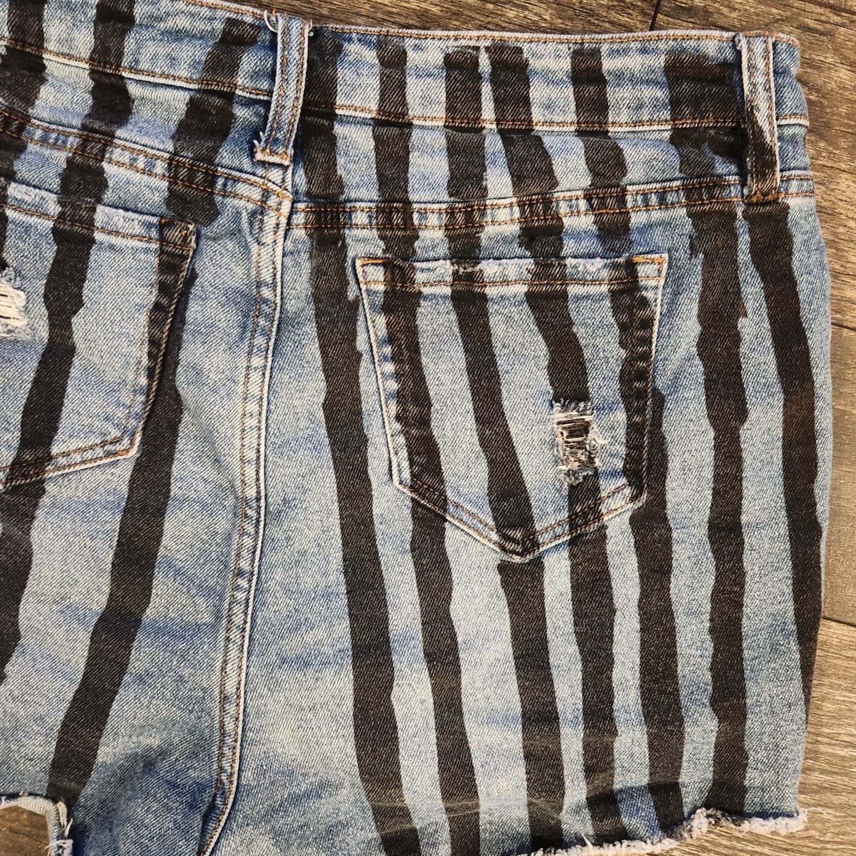 Denime Harley Quinn Shorts Birds of Prey Denim Cut Jean Stars Stripes USA 4th Size 9 Womens Size 30" / US 8 / IT 44 - 6 Thumbnail