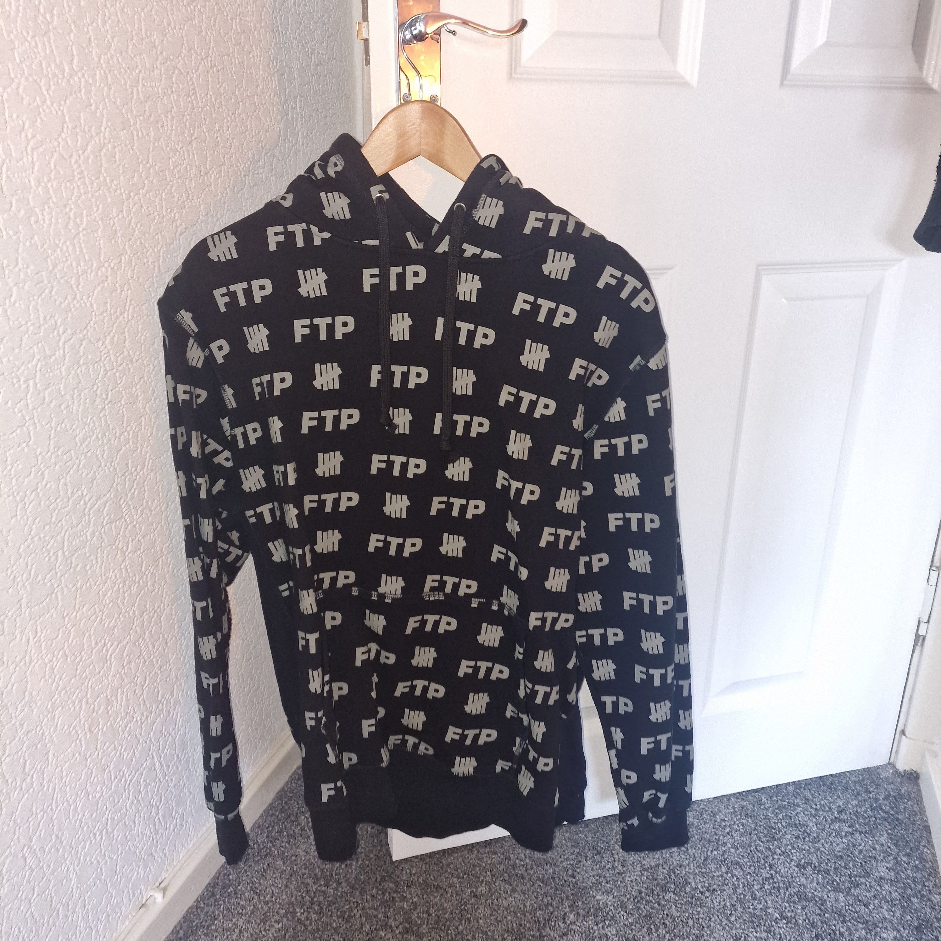 Fuck The Population × Undefeated FTP x Undefeated All-over Stock X Authenticated Hoodie Size US M / EU 48-50 / 2 - 2 Thumbnail