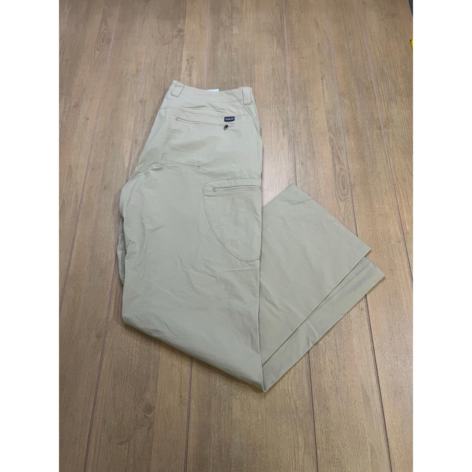 Patagonia NWT Patagonia Women Rock Guide Pants Sz 14 hiking outdoors Size 36" / US 14 / IT 50 - 15 Thumbnail