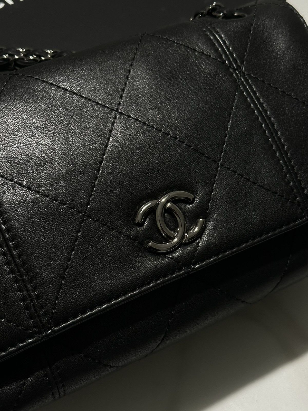 Chanel CHANEL - Lambskin Quilted Large Soft Touch Flap Size ONE SIZE - 2 Thumbnail