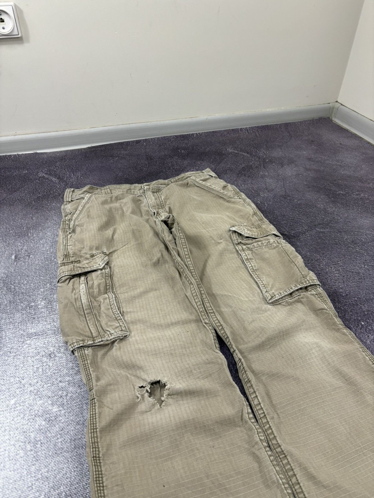 Carhartt Vintage Carhartt Y2K Relaxed Fit Utility Hype Cargo Pants Size US 33 - 14 Thumbnail