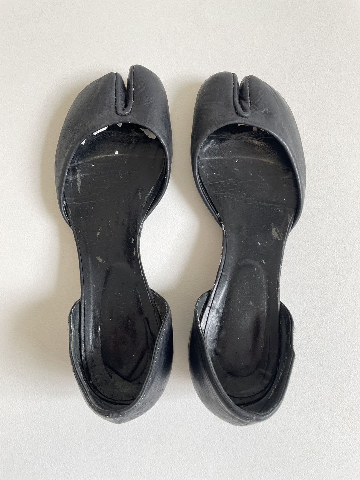 Maison Margiela 1990s Black Painted Mule Tabi Shoes Size US 8 / IT 38 - 15 Thumbnail