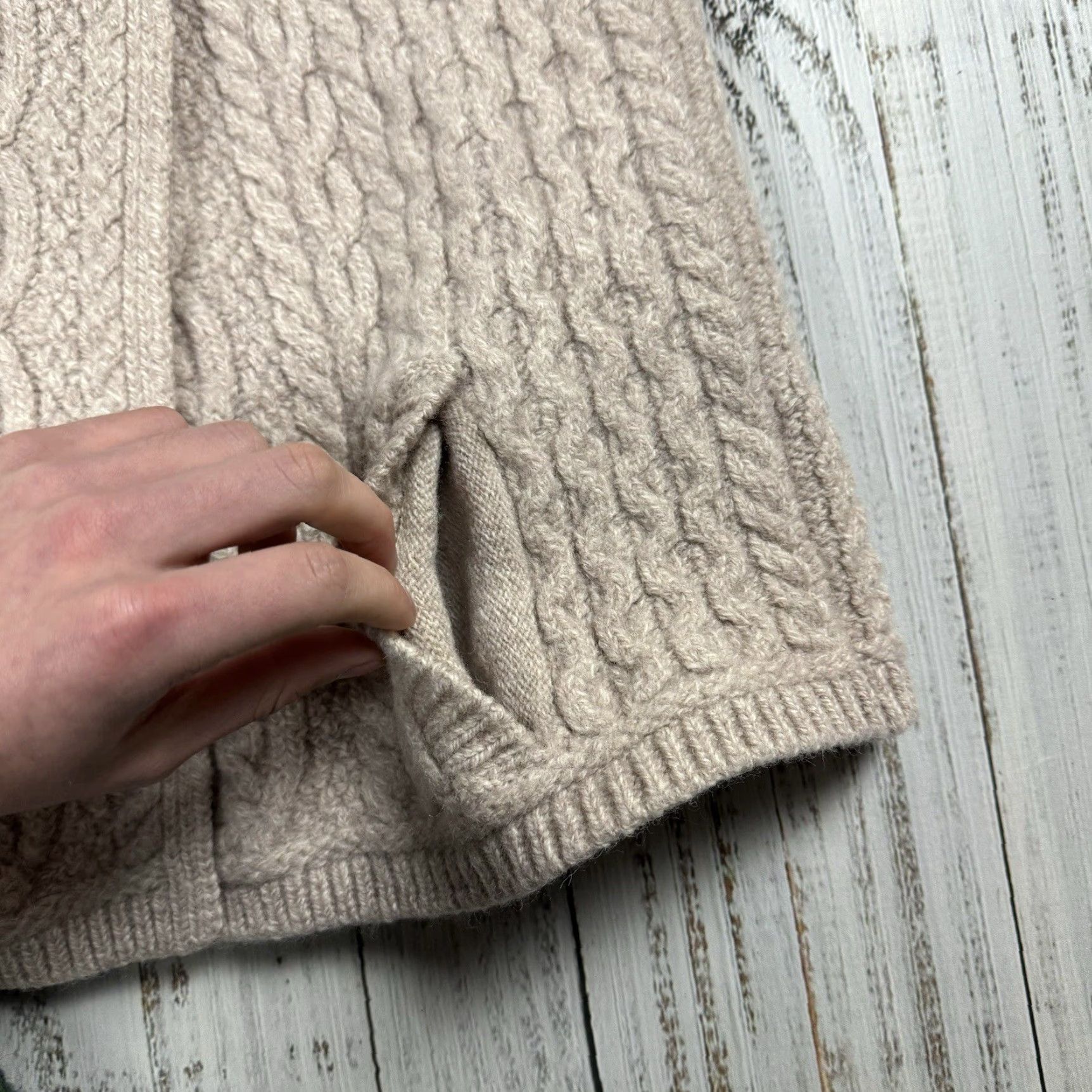 Vintage ARAN MOR IRELAND Women's Wrap Sweater Oatmeal 100% Merino Wool Cable Knit Size S Size S / US 4 / IT 40 - 5 Thumbnail