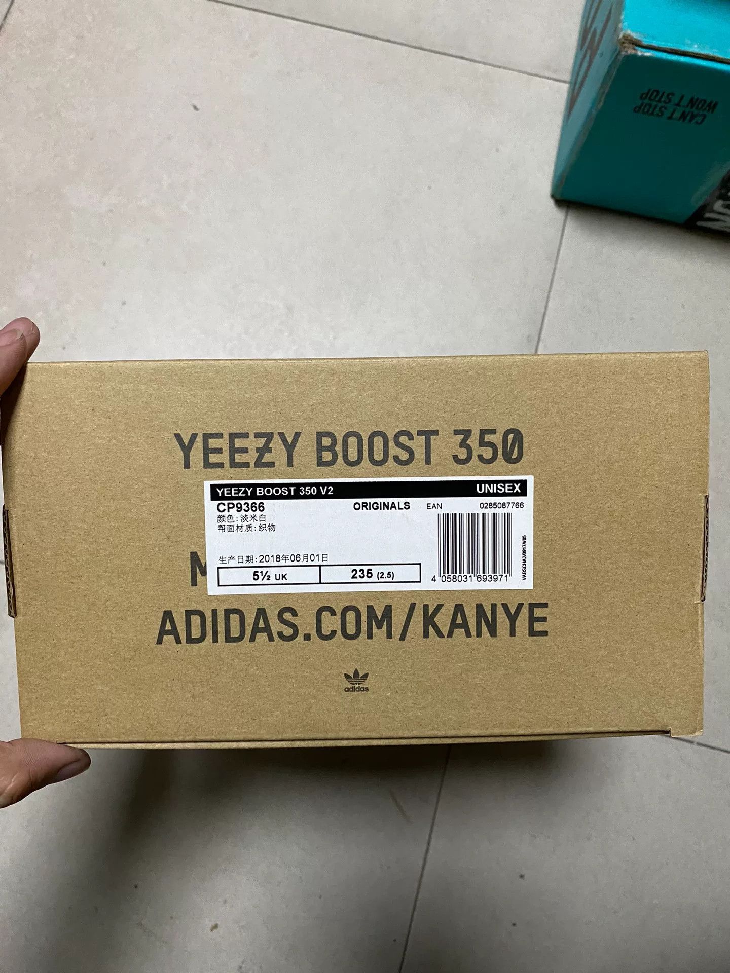 Yeezy Yeezy White Lowtop Sneakers 38 Men Size US 6 / EU 39 - 1 Thumbnail