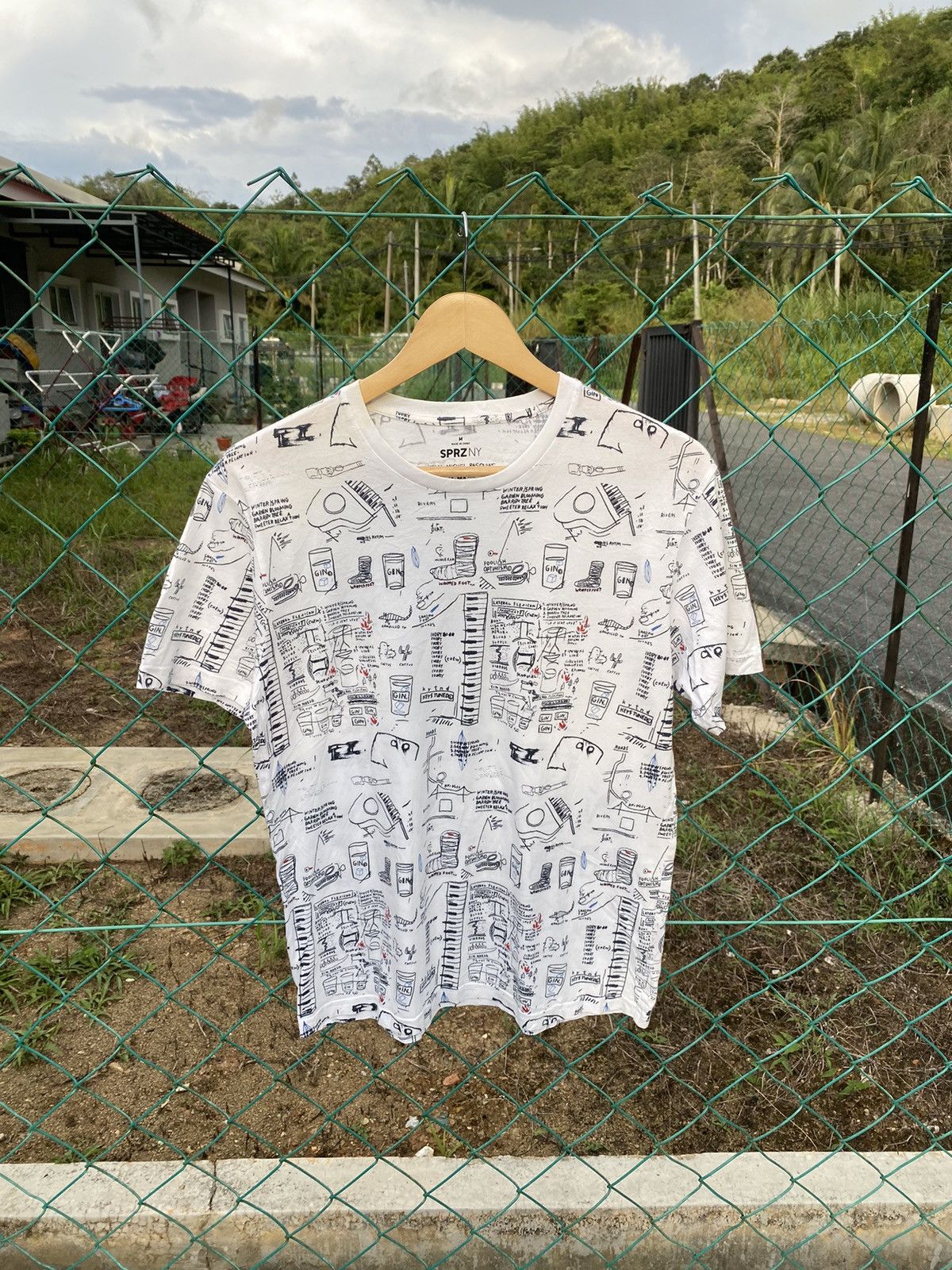 ⚡️Rare⚡️ Uniqlo X Jean Michel Basquiat Fullprint Tshirt