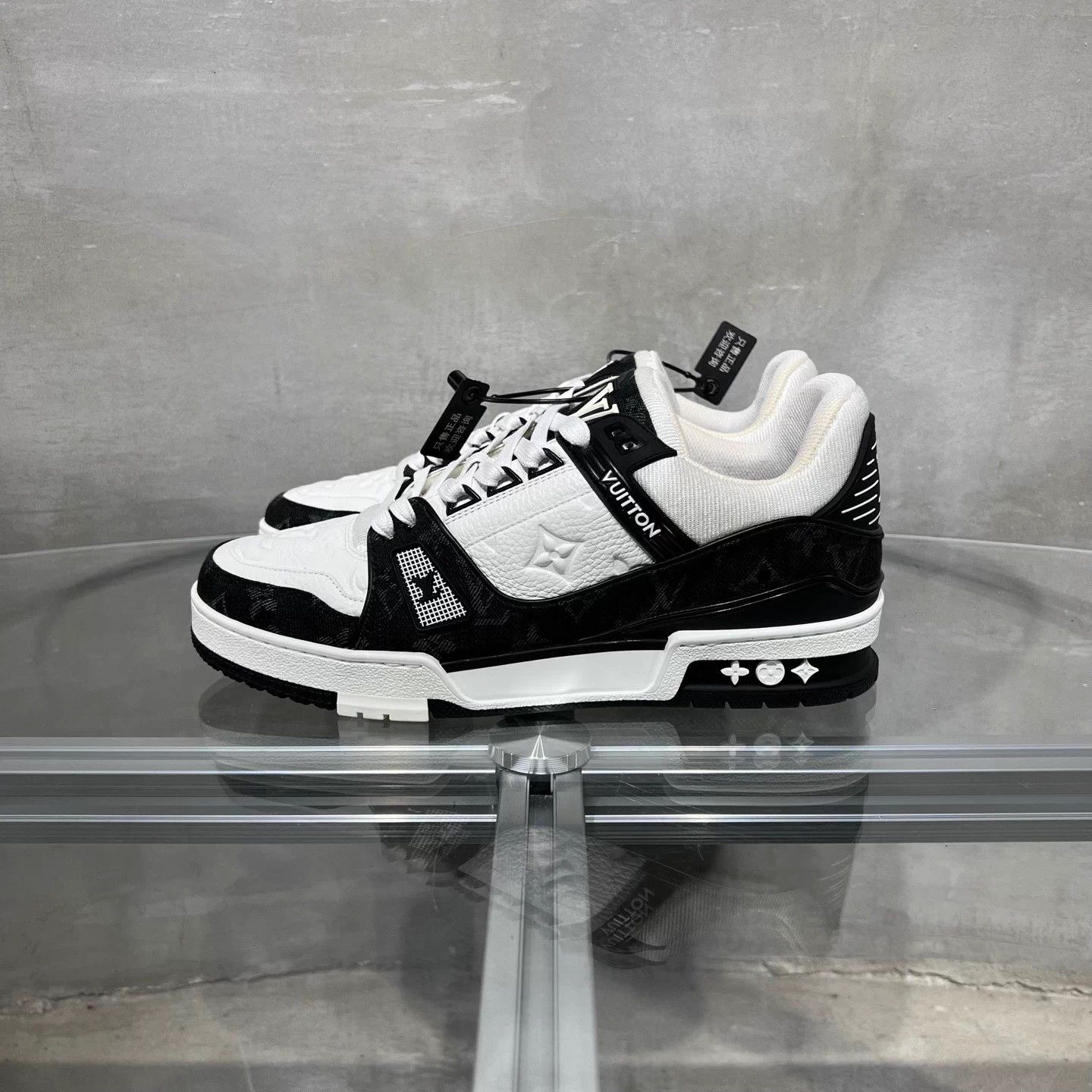 Louis Vuitton LV Trainer black white denim UK6.5 40.5 Size US 7.5 / EU 40-41 - 3 Thumbnail