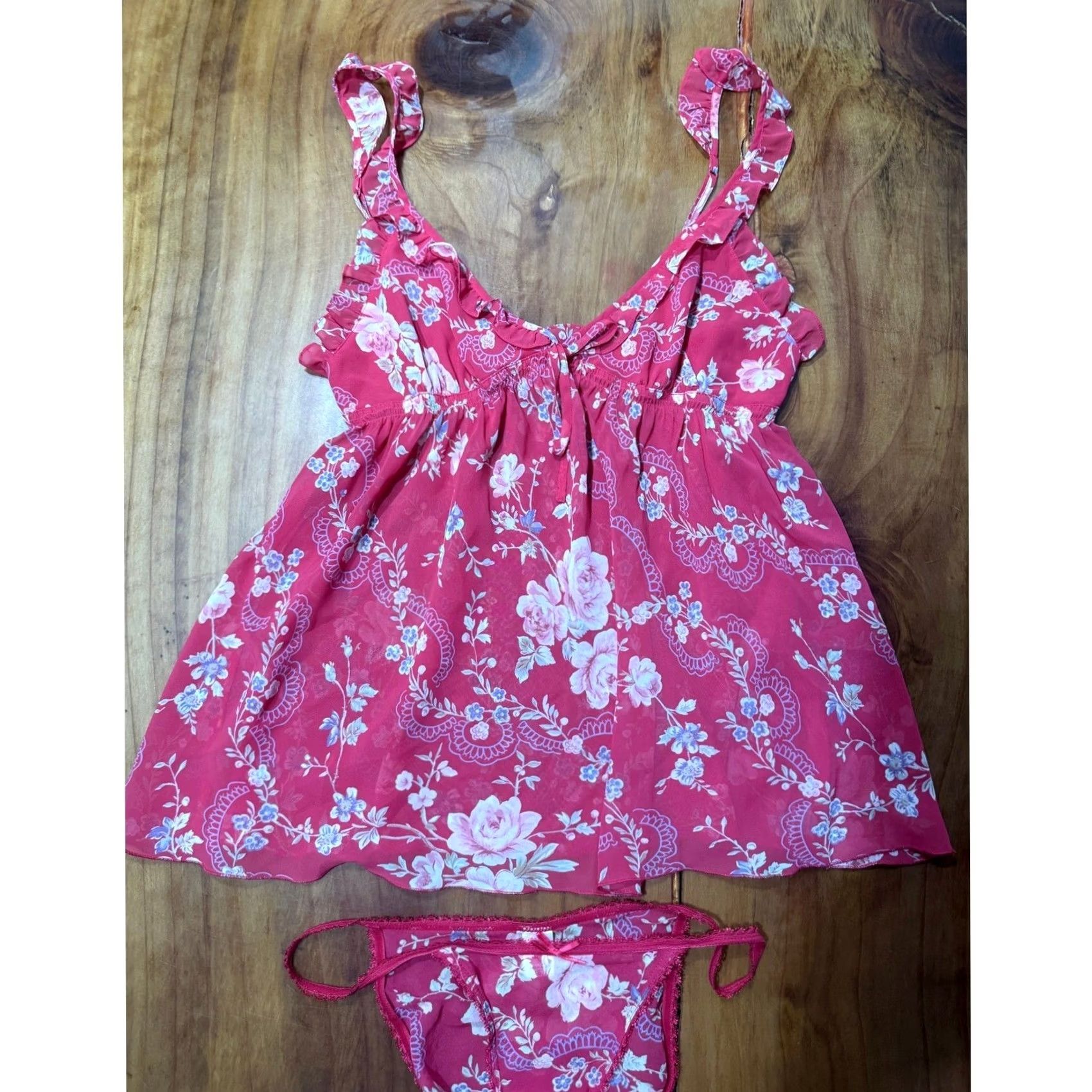 Victoria's Secret VINTAGE Victoria's Secret Set Lingerie Top Small Floral Thong 2 Piece Tank RR8 Shirt Womens Red Christmas? Size S / US 4 / IT 40 - 3 Thumbnail