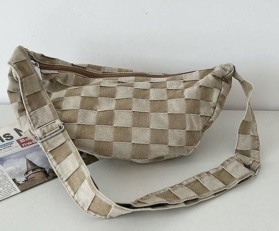Japanese Brand 2000s aesthetic outdoor checkerboard messenger bag hobo bag Size ONE SIZE - 3 Thumbnail