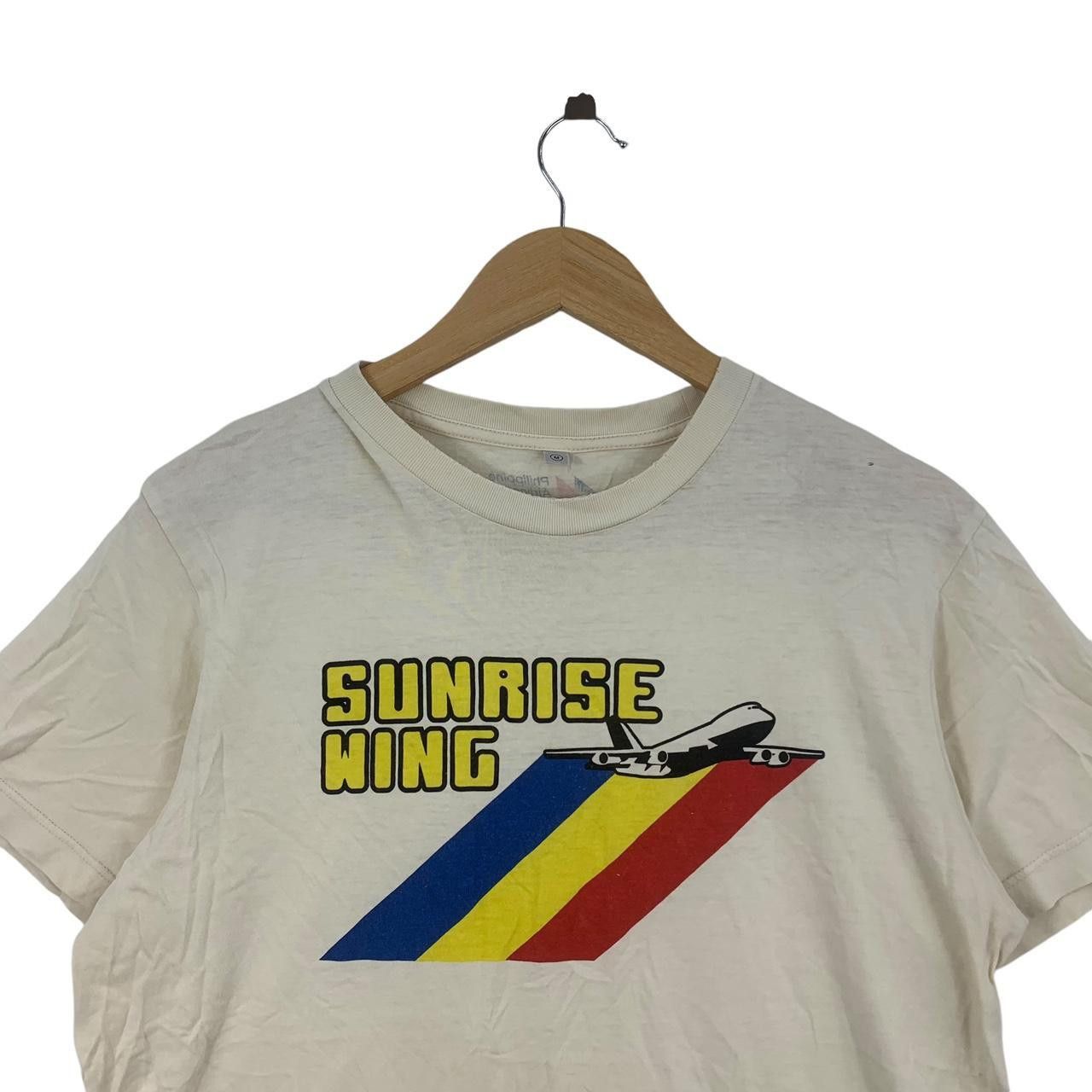 Uniqlo UNIQLO x PHILIPPINES AIRLINES Sunrise Wing Plane Tee Shirt Size M / US 6-8 / IT 42-44 - 2 Thumbnail