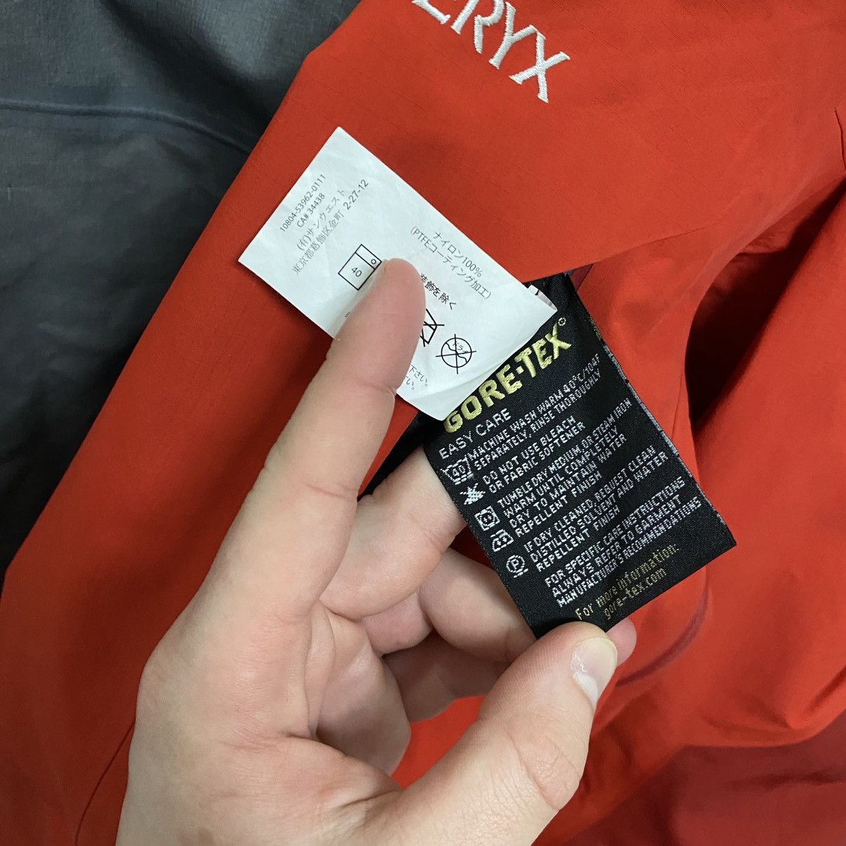 Arc'teryx Men's Arcteryx Beta Gore-Tex Jacket Size S Gorpcore Size US S / EU 44-46 / 1 - 17 Thumbnail