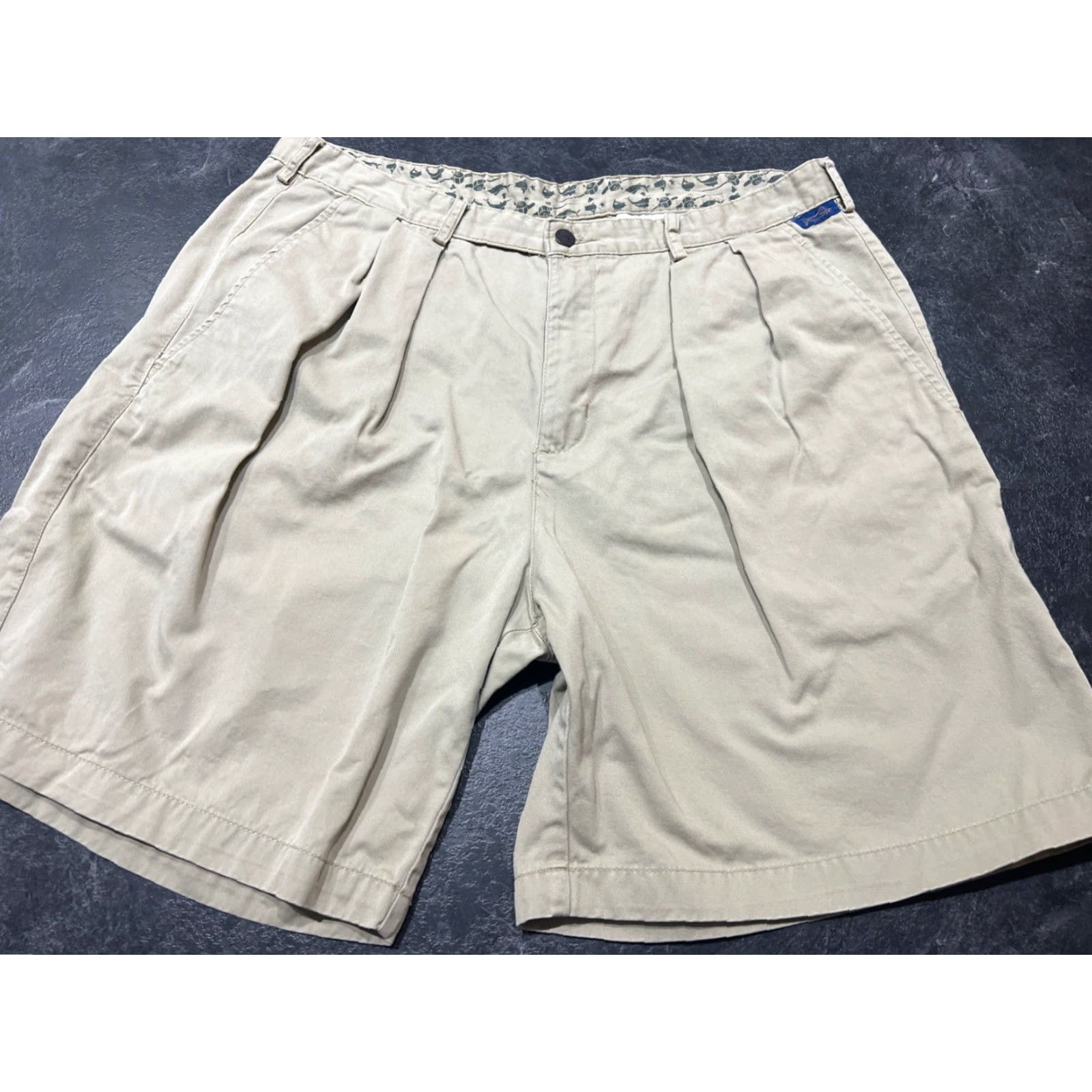 Vintage Kahala Men's Shorts 38 Beige Casual Cotton Pleated Front Chino Beach Travel Size US 38 / EU 54 - 2 Thumbnail