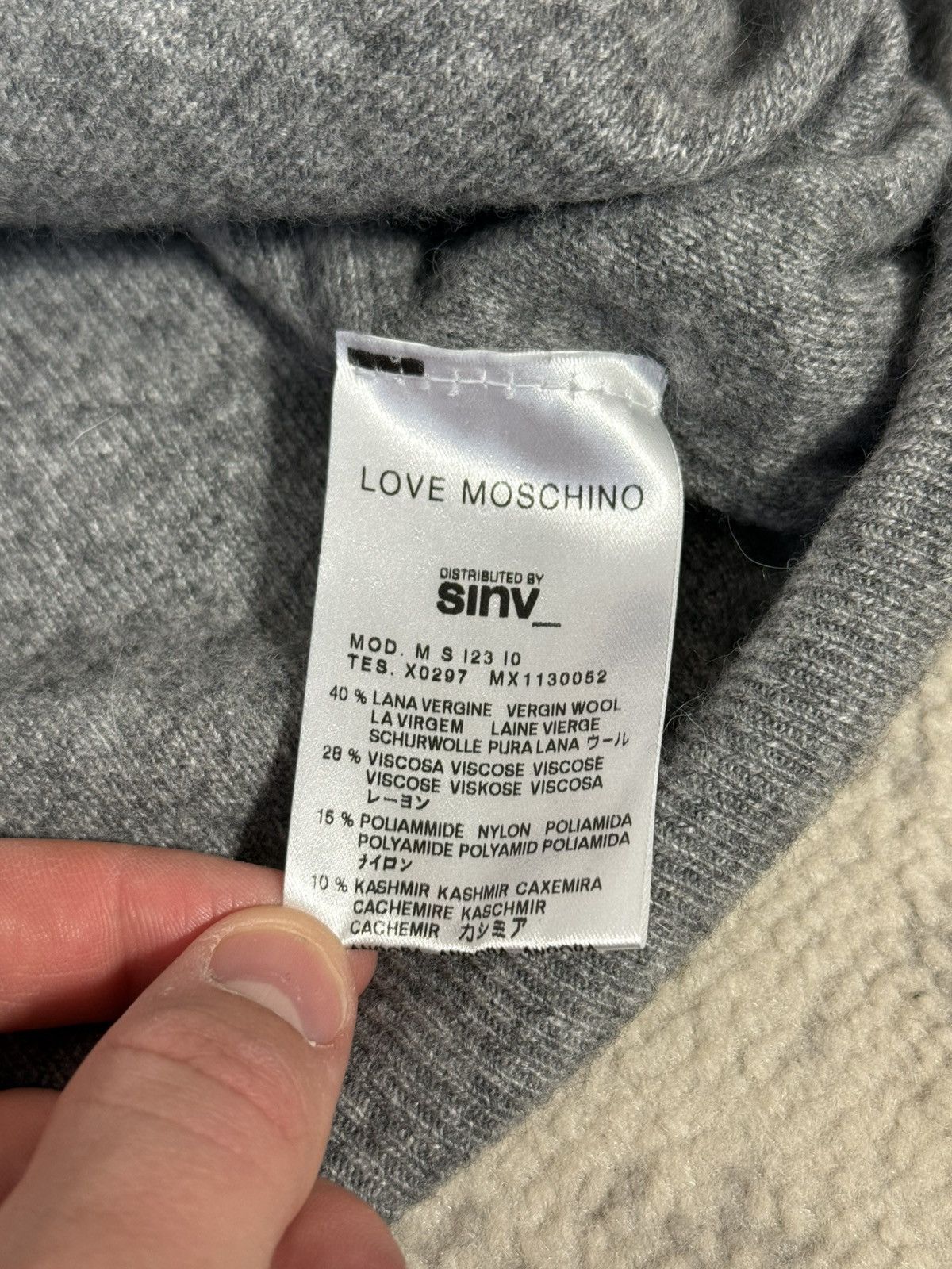 Moschino Y2K Love Moschino Wool Blend UK Flag Rhinestone Sweater Size US M / EU 48-50 / 2 - 8 Thumbnail
