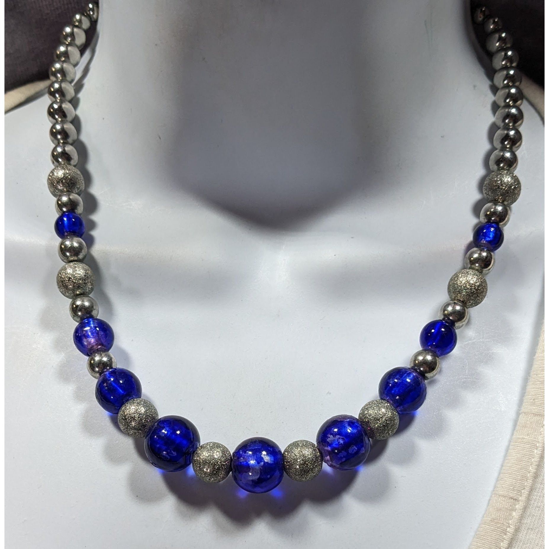 Other Casual Blue And Silver Tone Metal And Glass Beaded Necklace Size ONE SIZE - 5 Thumbnail