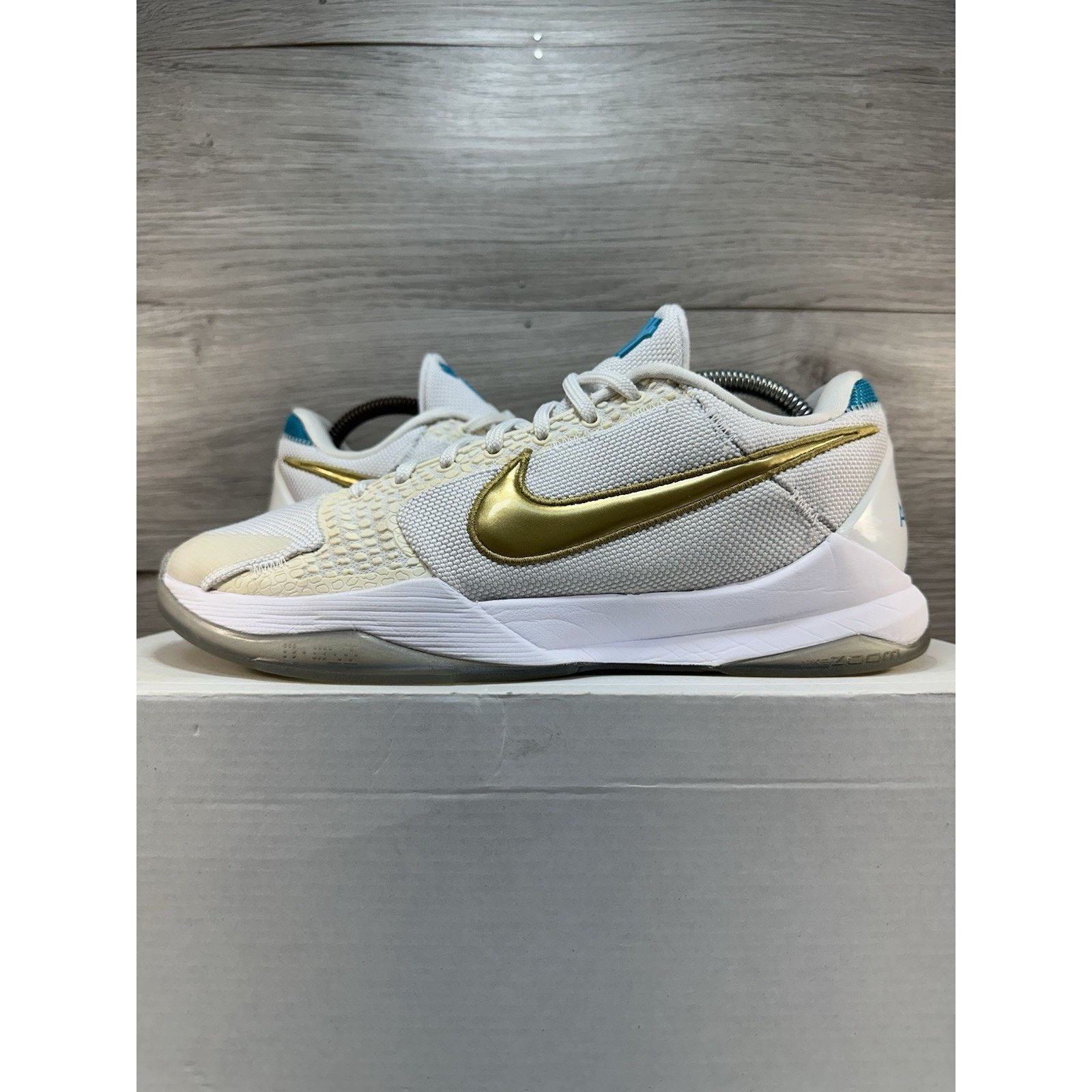 Nike × Undefeated Nike Undefeated x Kobe 5 Protro Unlucky 13 - Size 9 Size US 9 / EU 42 - 1 Thumbnail