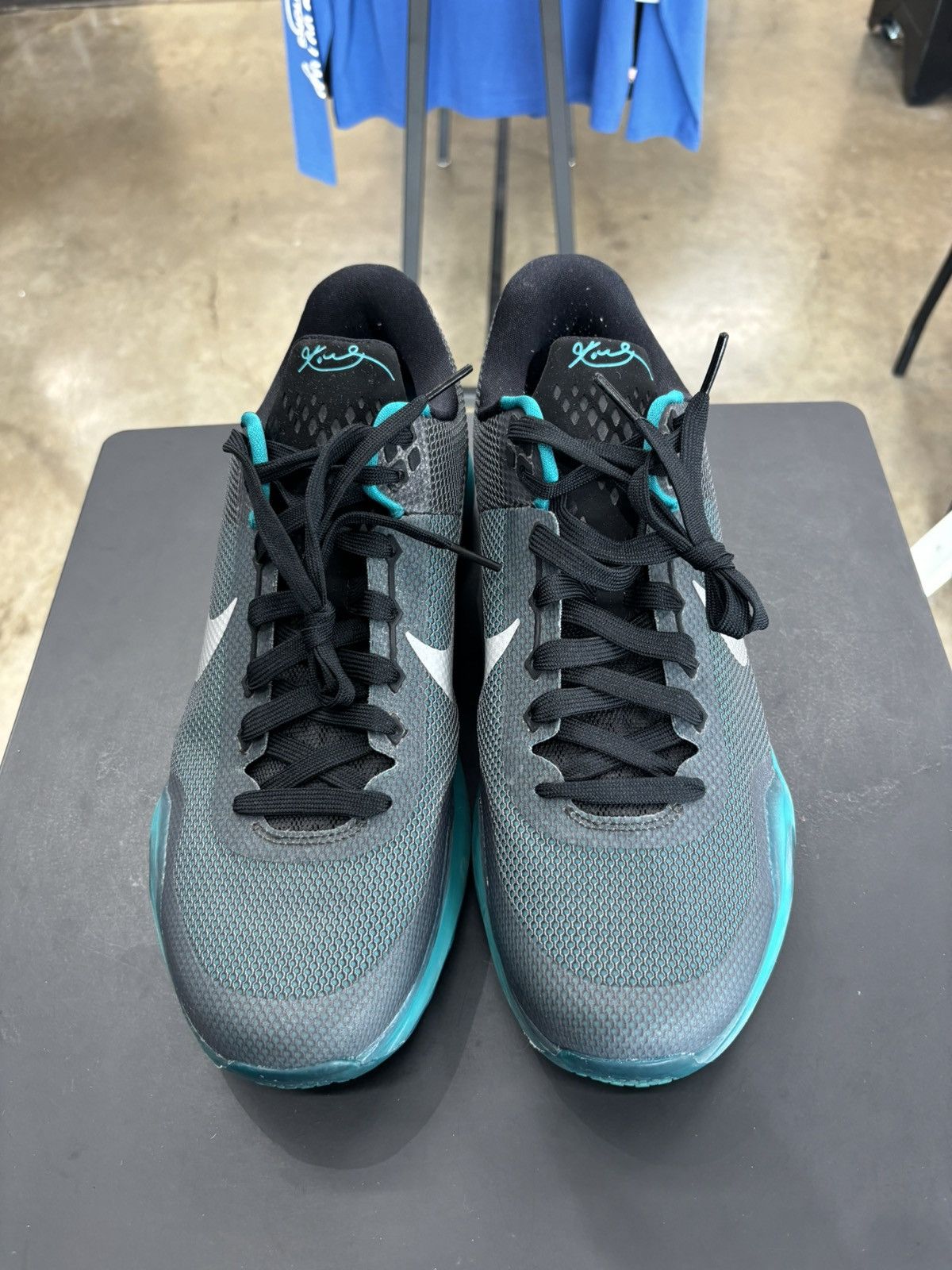 Nike Nike Kobe 10 Radiant Emerald Sz. 12.5 Size US 12.5 / EU 45-46 - 5 Thumbnail