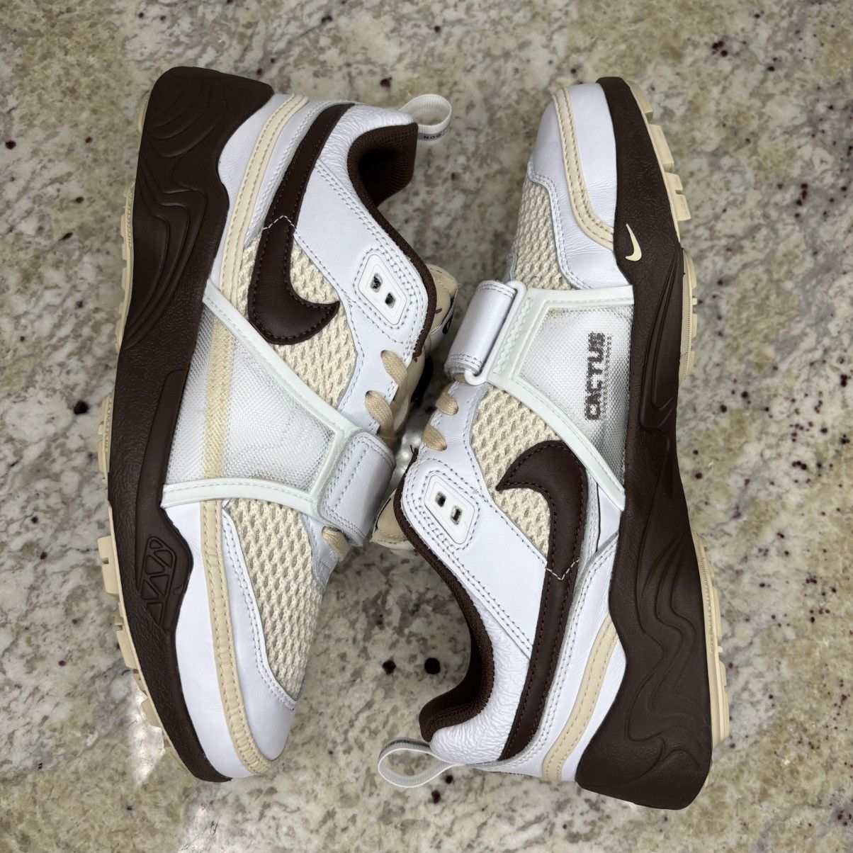 Nike × Travis Scott Size 10-Nike Zoom Field Jaxx Travis Scott Light Chocolate Size US 10 / EU 43 - 14 Thumbnail