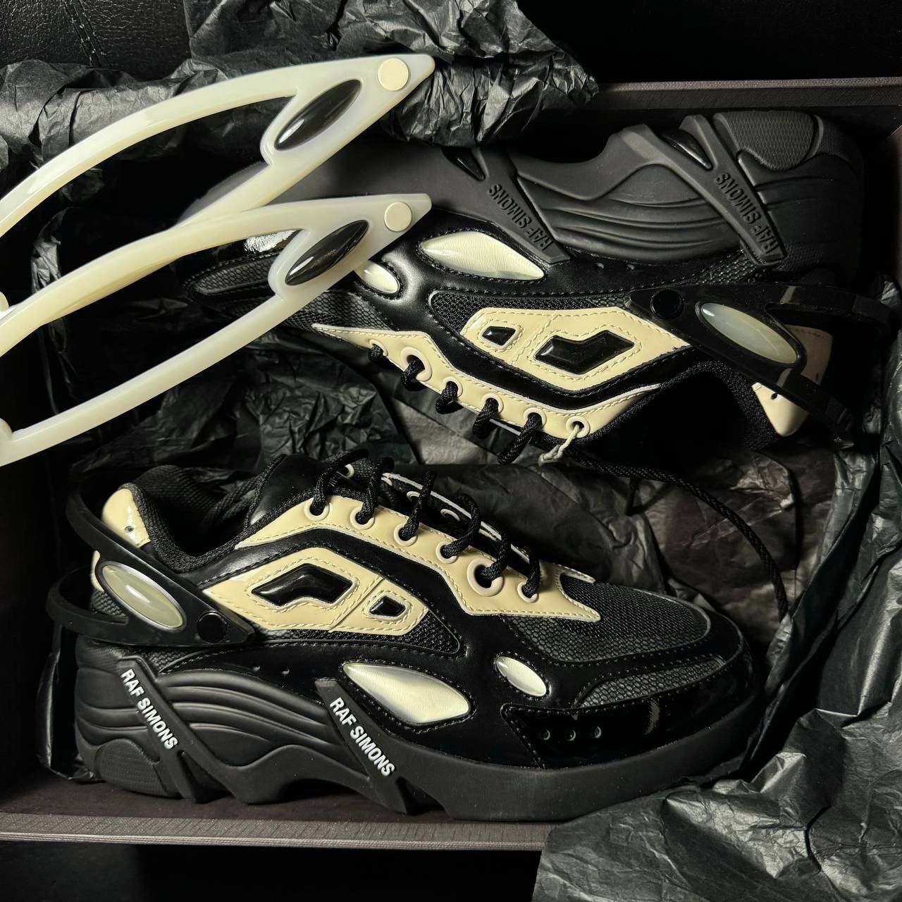 Raf Simons 36 Raf Simons cylon 21 Black Cream Size US 6 / IT 36 - 10 Thumbnail