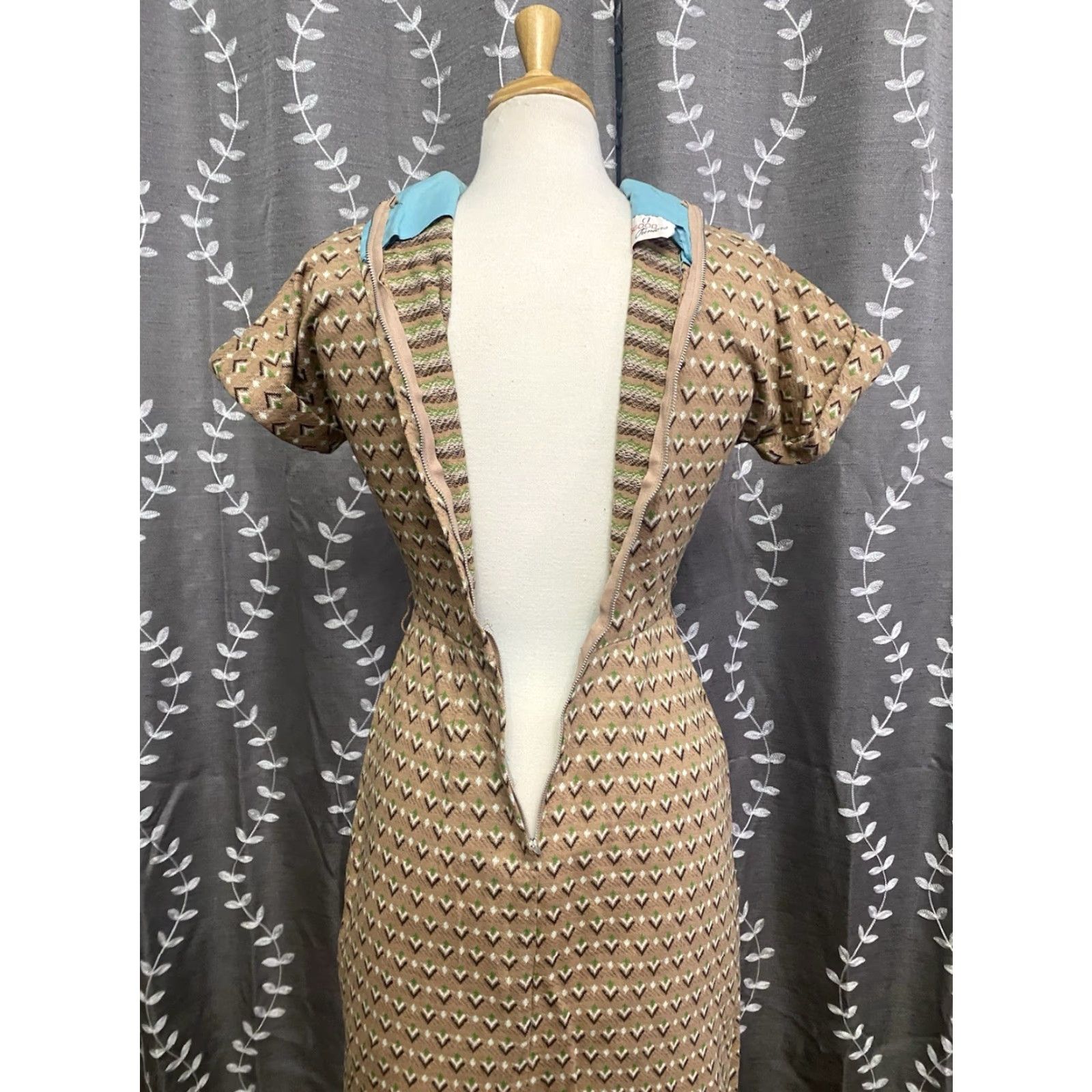 Vintage VINTAGE Osgood Sheath Dress 60s Geometric Beige Size 7 Juniors Cocktail Women’s Zip Back 1960s Size M / US 6-8 / IT 42-44 - 5 Thumbnail