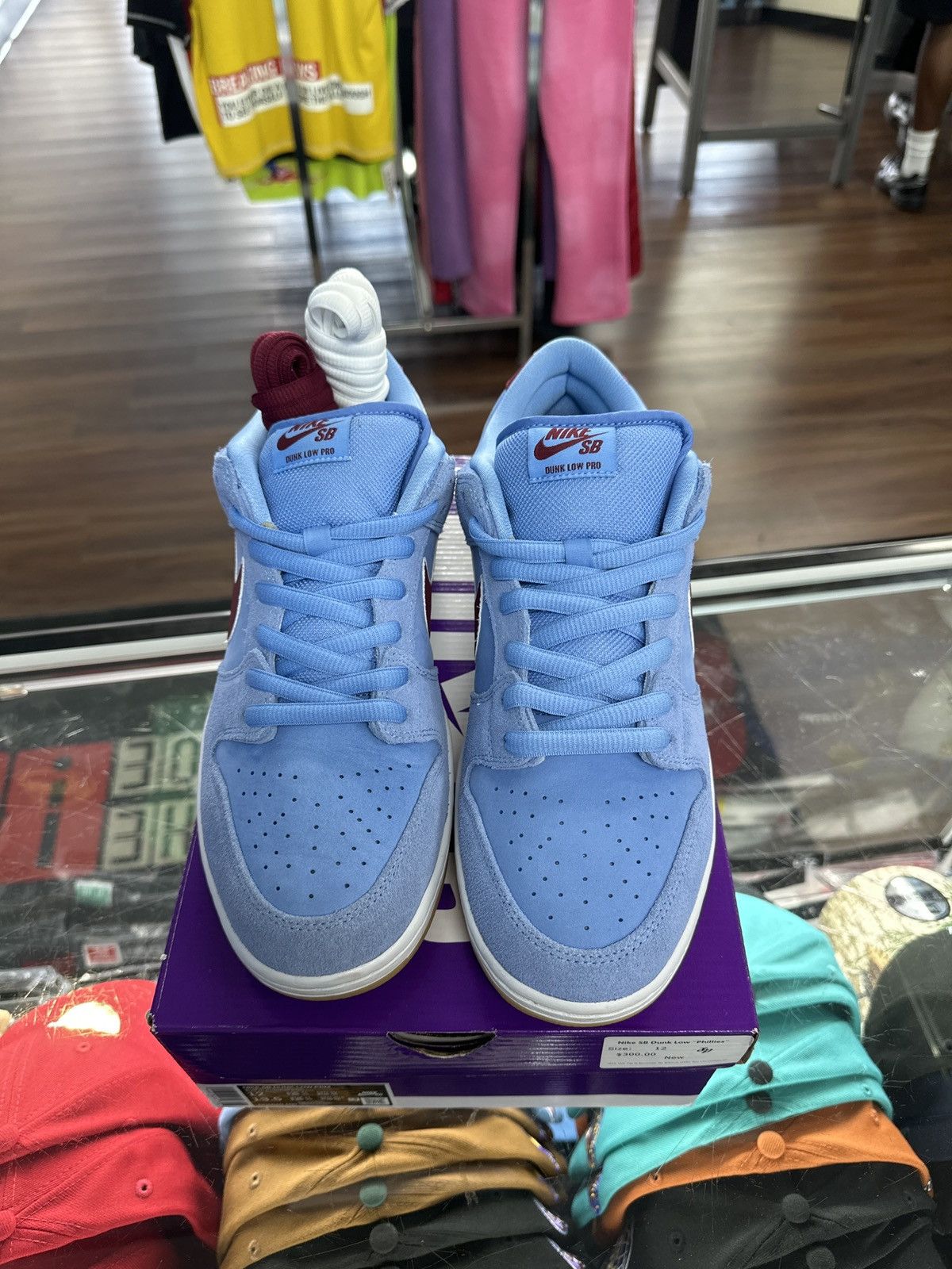 Nike SB Nike SB Dunk Low Phillies Size US 12 / EU 45 - 3 Thumbnail