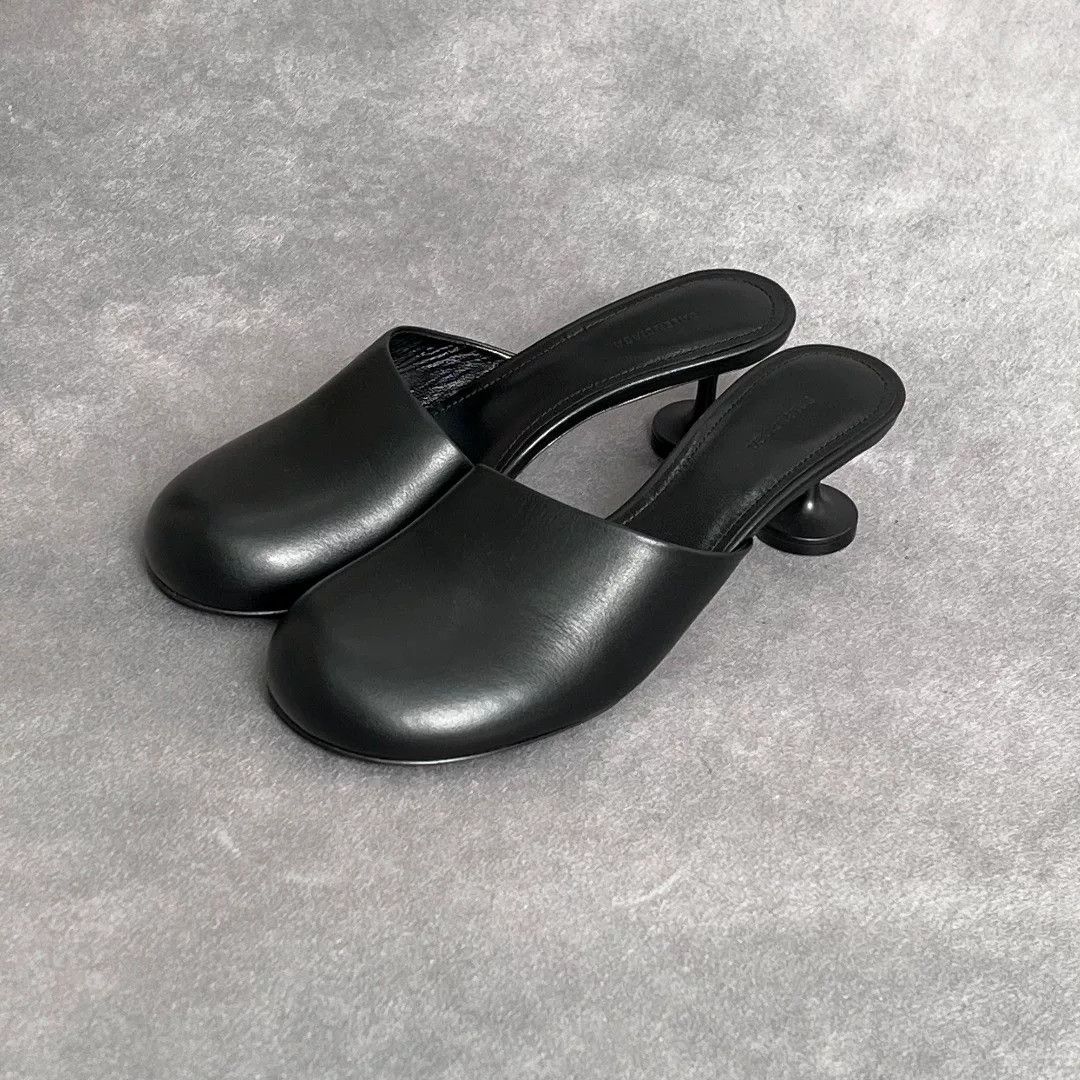 Balenciaga Balenciaga Leather Black Sandals us_5 Women Size US 5 / IT 35 - 1 Thumbnail