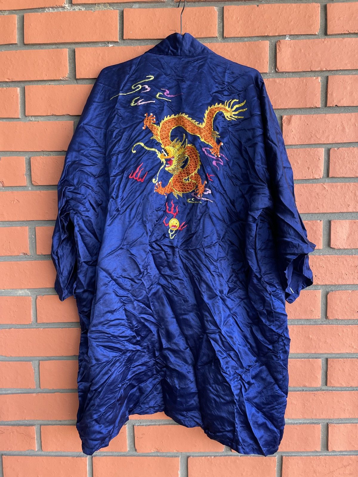 Vintage Vintage Kimono Embroidered sukajan Dragon Silk Rayon Robe Size US L / EU 52-54 / 3 - 8 Thumbnail