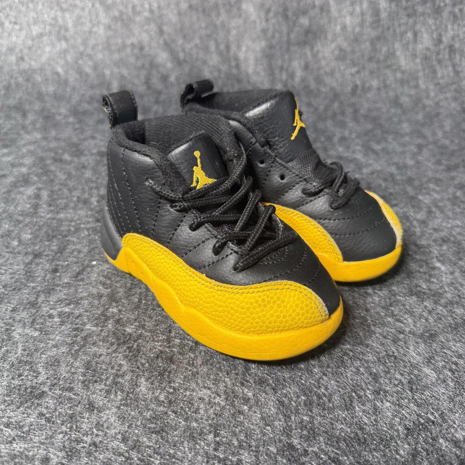 Jordan Brand Jordan 12 Shoes Kid's 6C University Gold 850000-070 Size US 7.5 / EU 40-41 - 1 Thumbnail