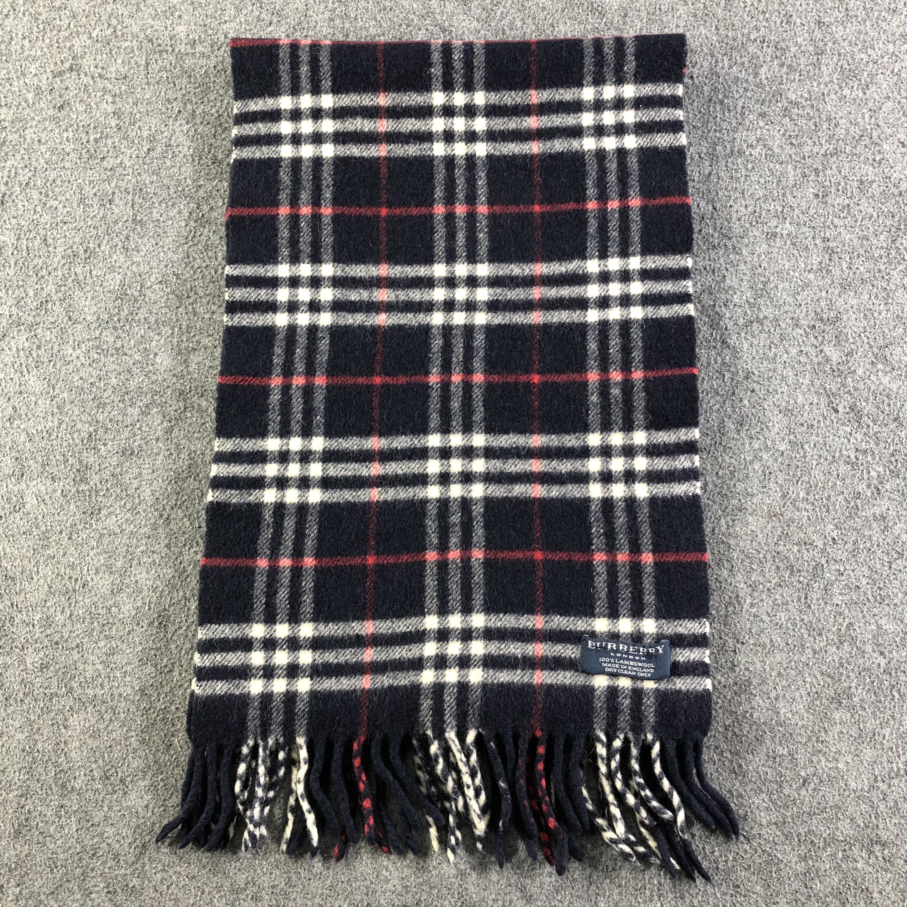 Burberry Scarf / Muffler / Neckwear P108