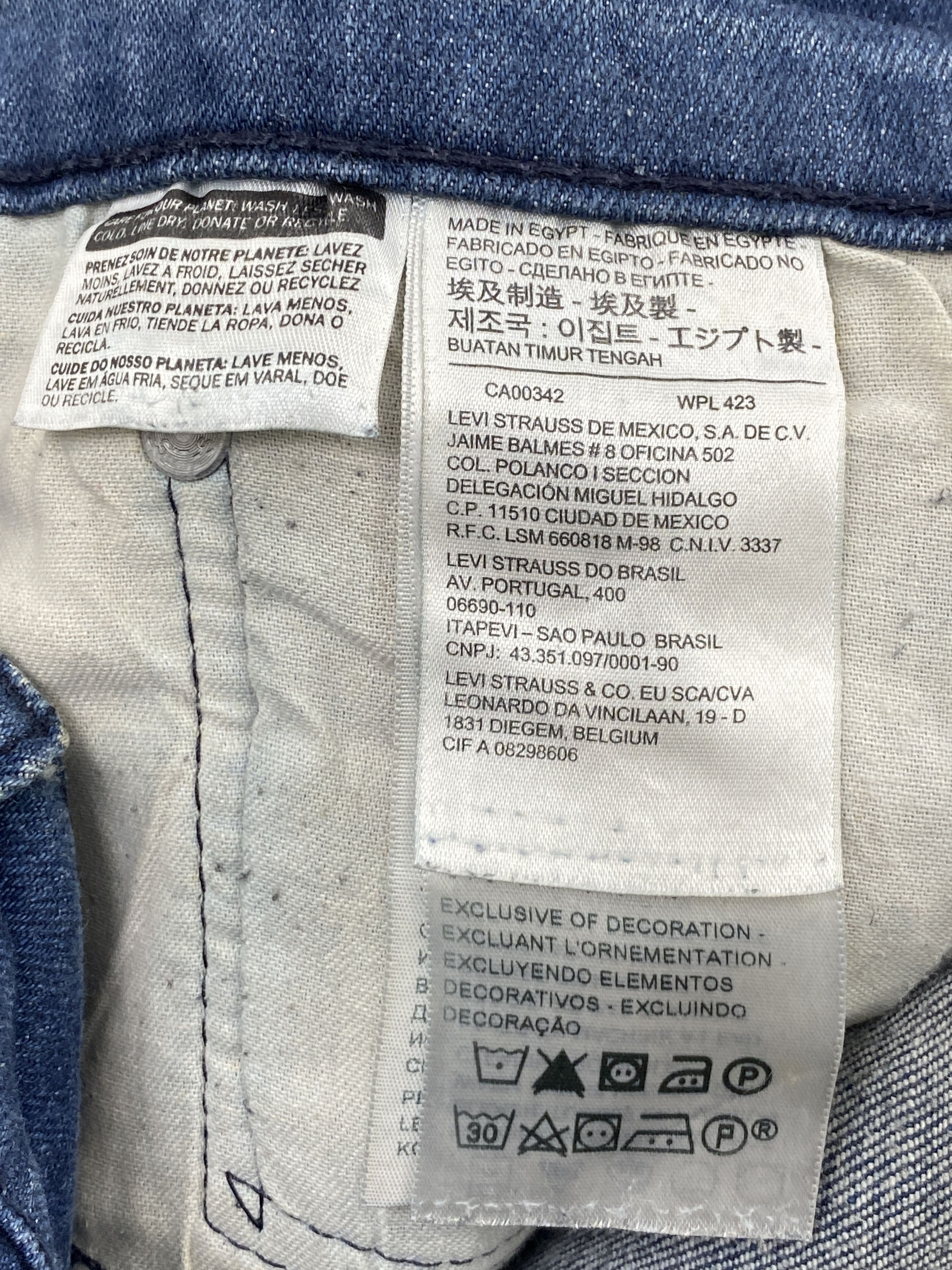 Levi's Vintage Levis 514 Faded Blue Jeans DP2700 Size US 35 - 7 Thumbnail