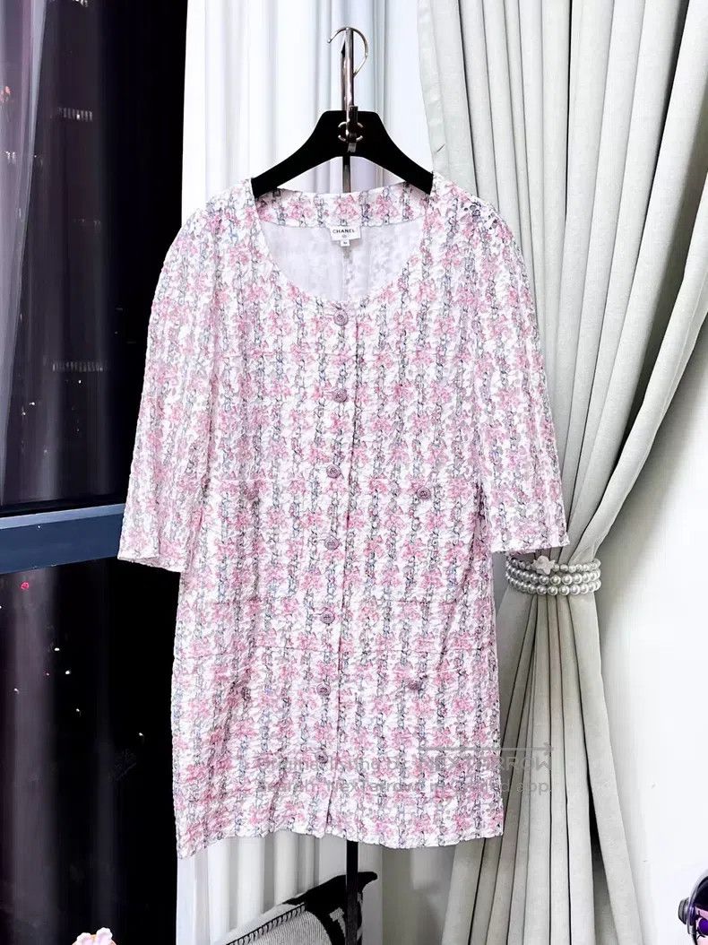 Chanel Chanel 23C early spring vacation pink and white color bloc Size XS / US 0-2 / IT 36-38 - 1 Thumbnail