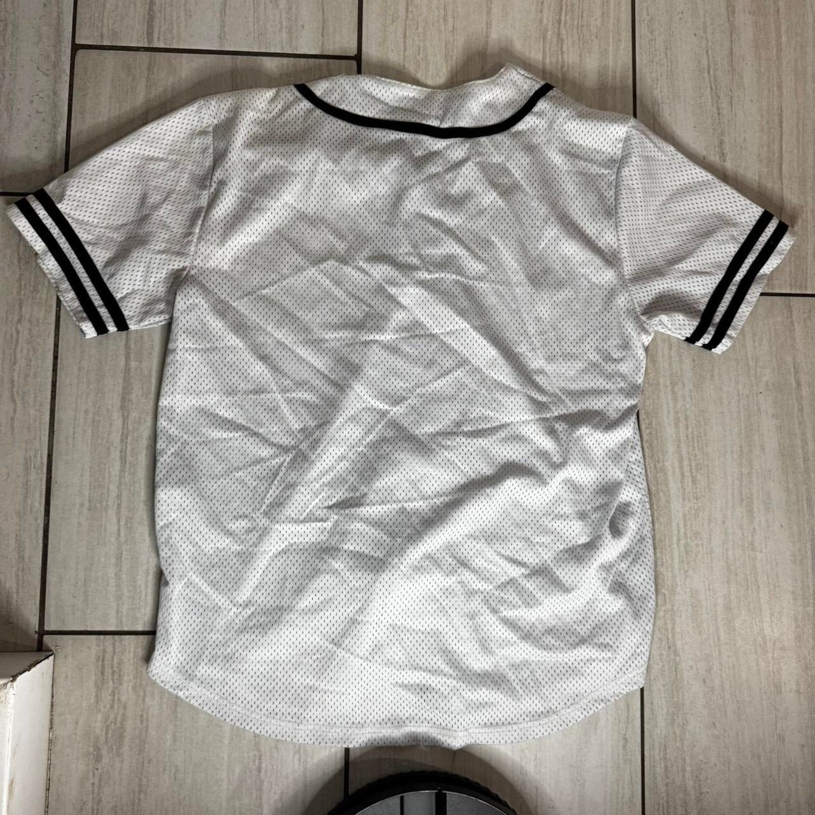 Forever 21 White & Black Baseball Jersey from Forever 21 Men's Small Size US S / EU 44-46 / 1 - 4 Thumbnail