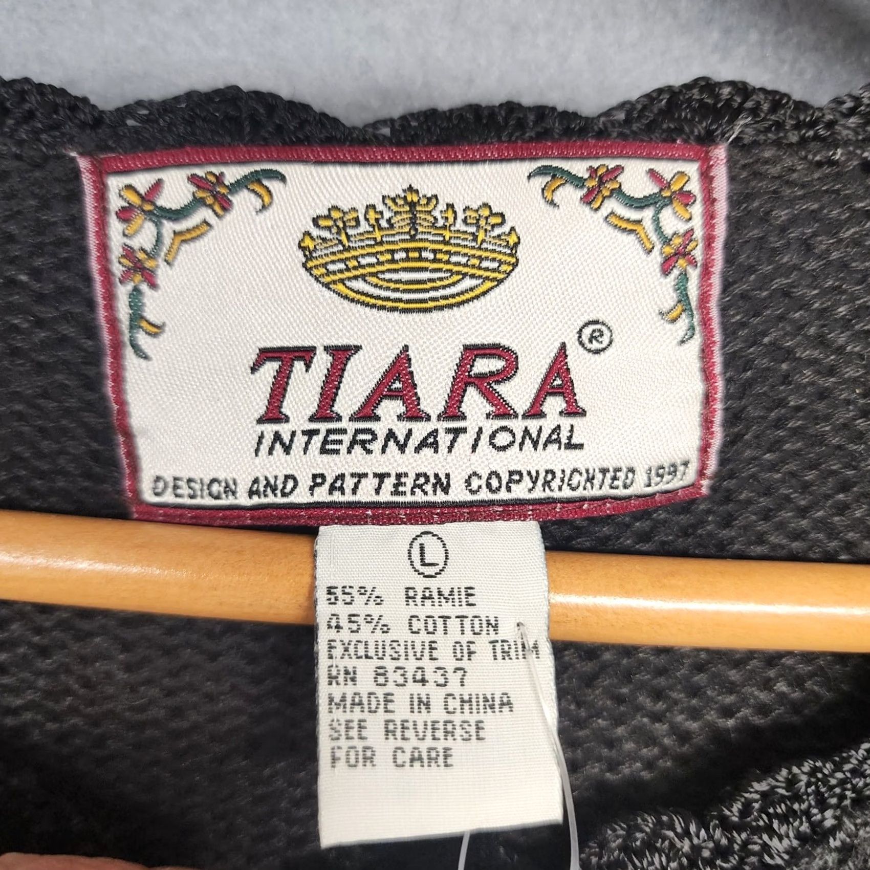 Vintage VINTAGE Tiara Cardigan Sweater Womens Large Black Embellished Floral NEW Size L / US 10 / IT 46 - 3 Thumbnail