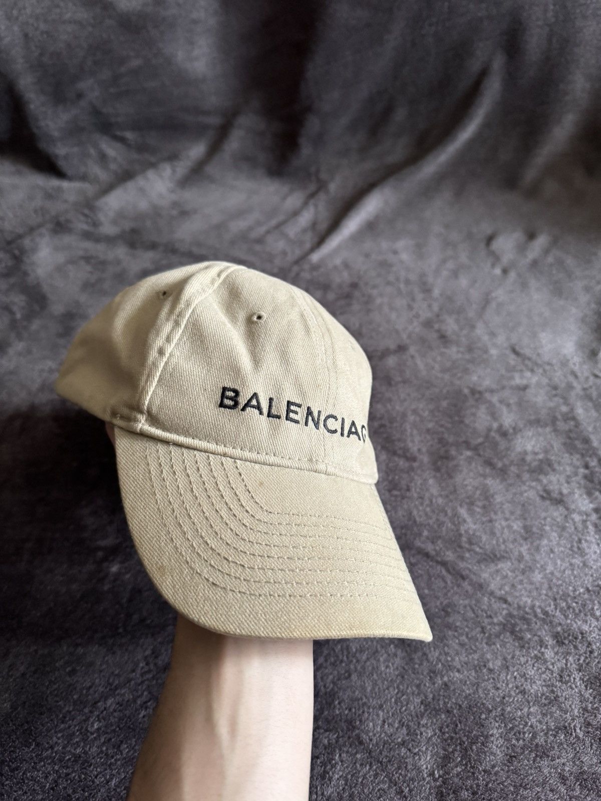Balenciaga Rare ballenciaga beige cap logo Size ONE SIZE - 2 Thumbnail