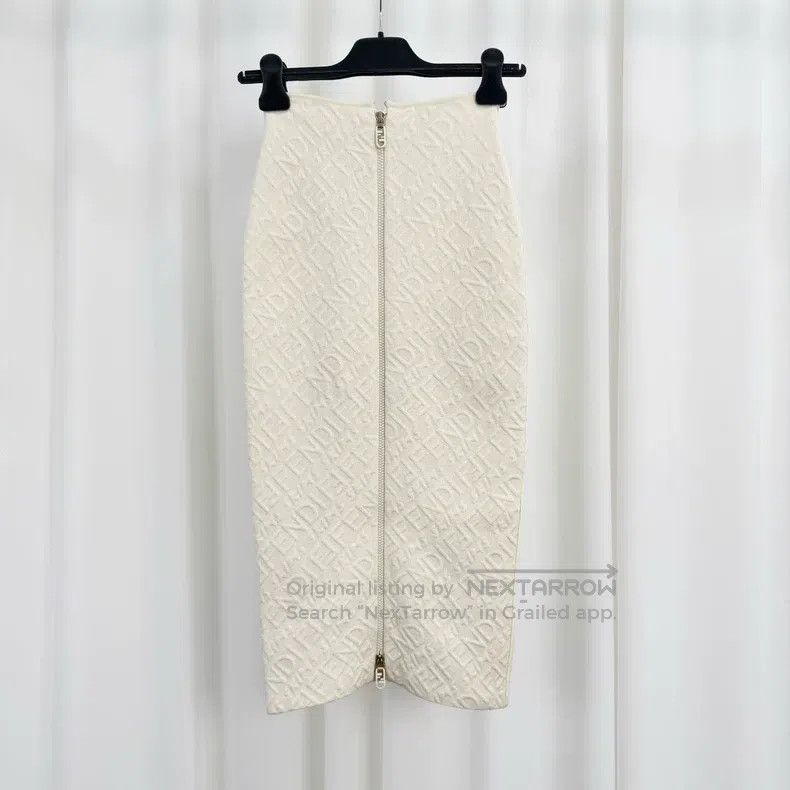Fendi Fendi Off-white embossed all-over print half-skirt Size 42" / US 20 - 2 Thumbnail