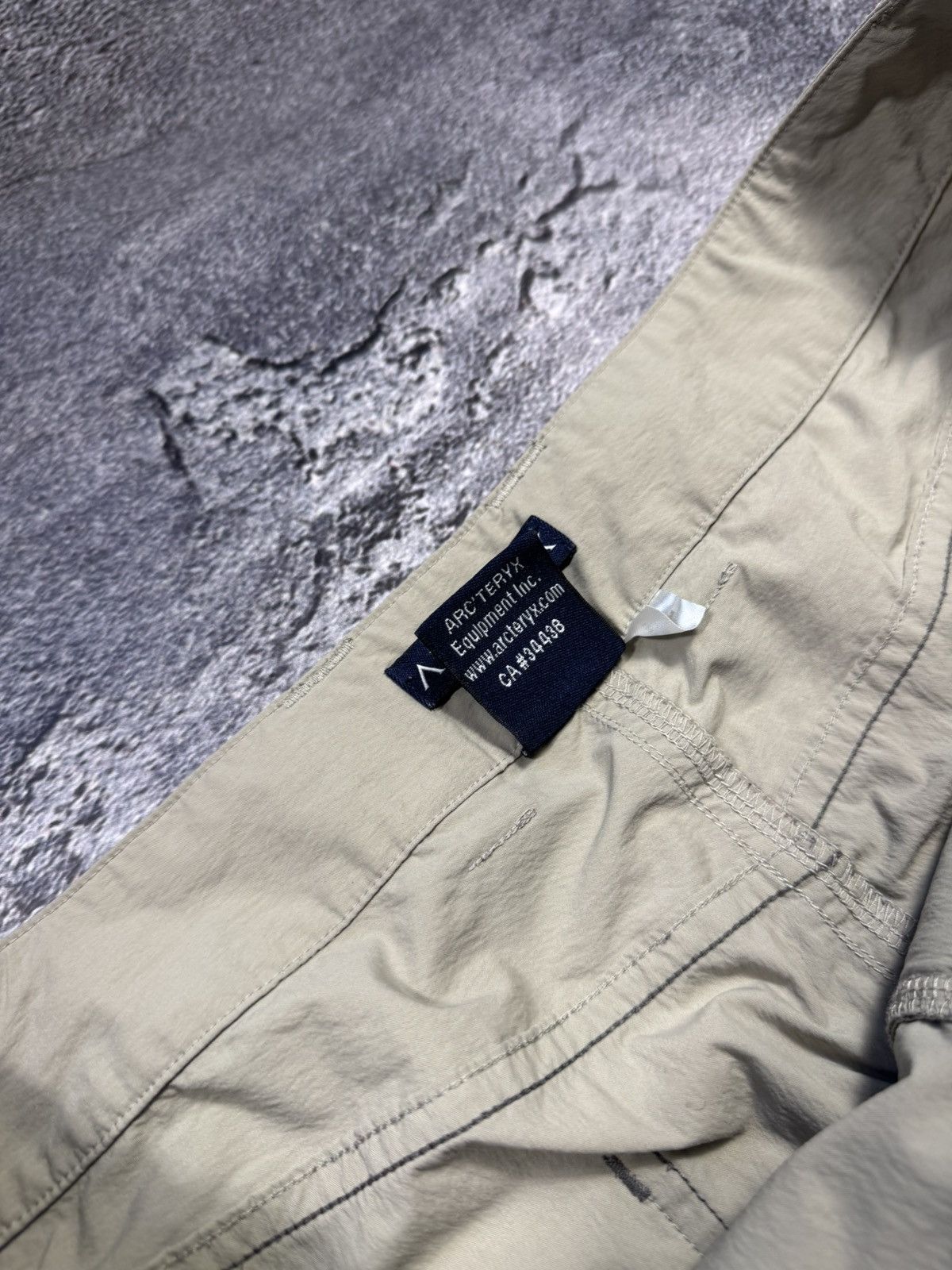 Arc'teryx Arc'teryx Women's Cargo Pants — Sahara Tan Size 30" / US 8 / IT 44 - 4 Thumbnail