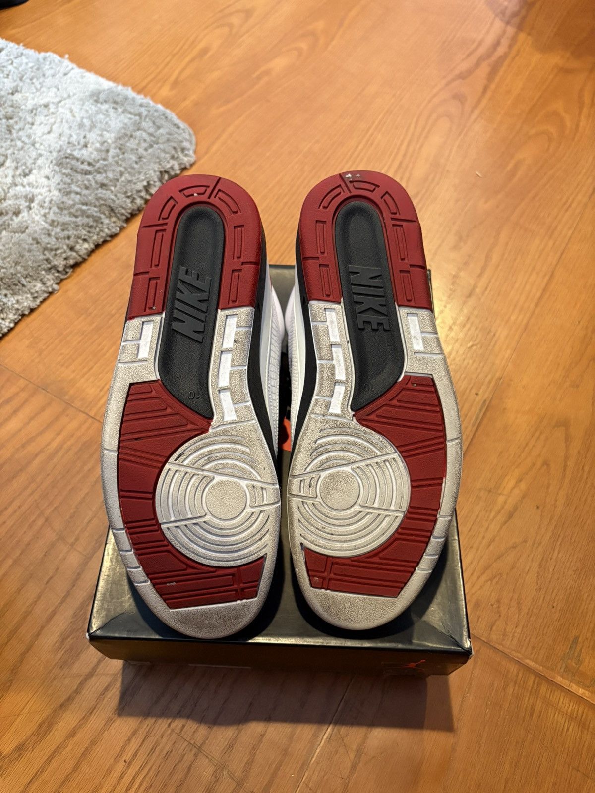 Jordan Brand Air Jordan 2 Chicago Size US 10 / EU 43 - 5 Thumbnail
